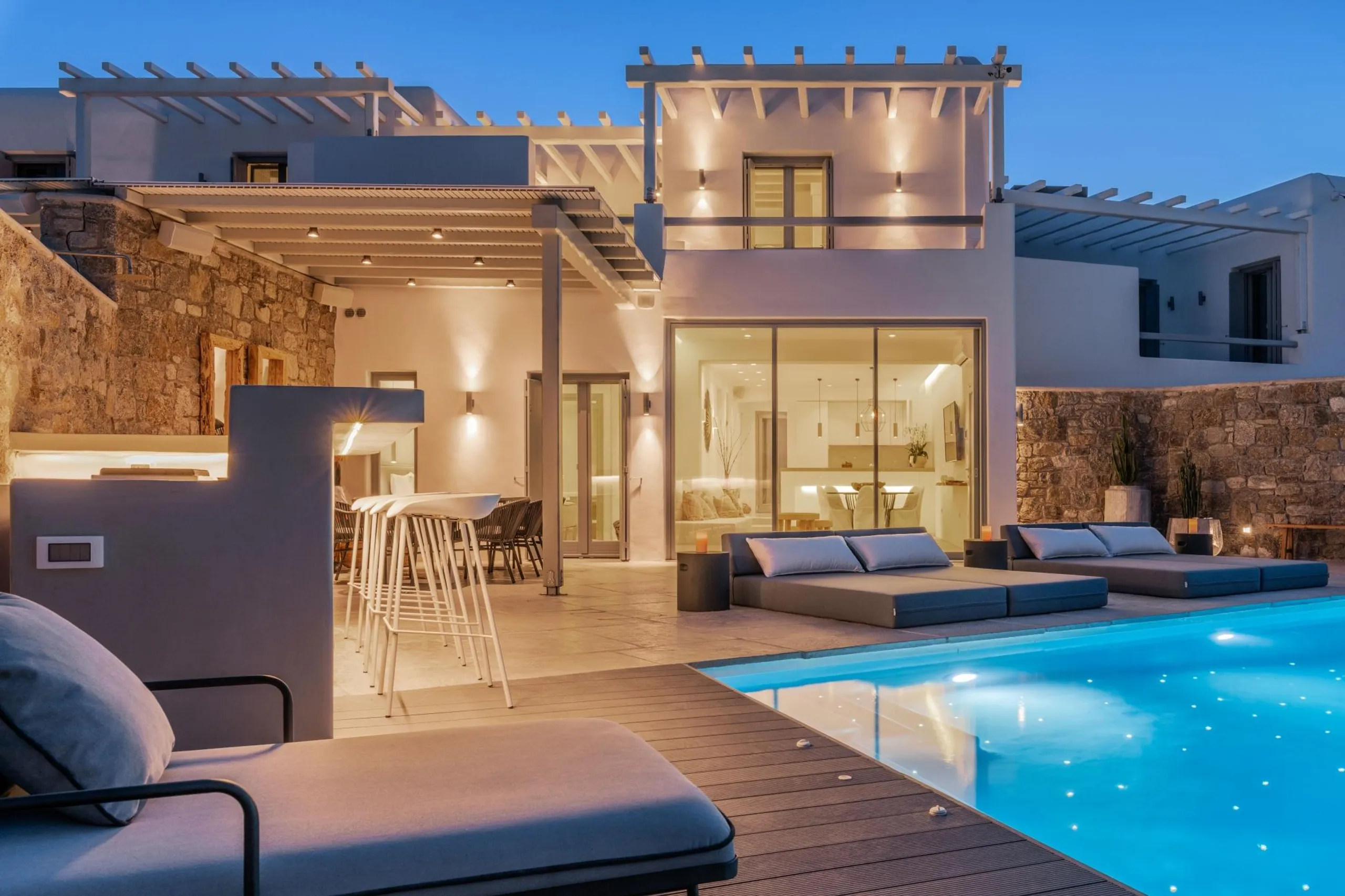 Prestigious Mykonos Estate with Crystalline Pool — photograph 8