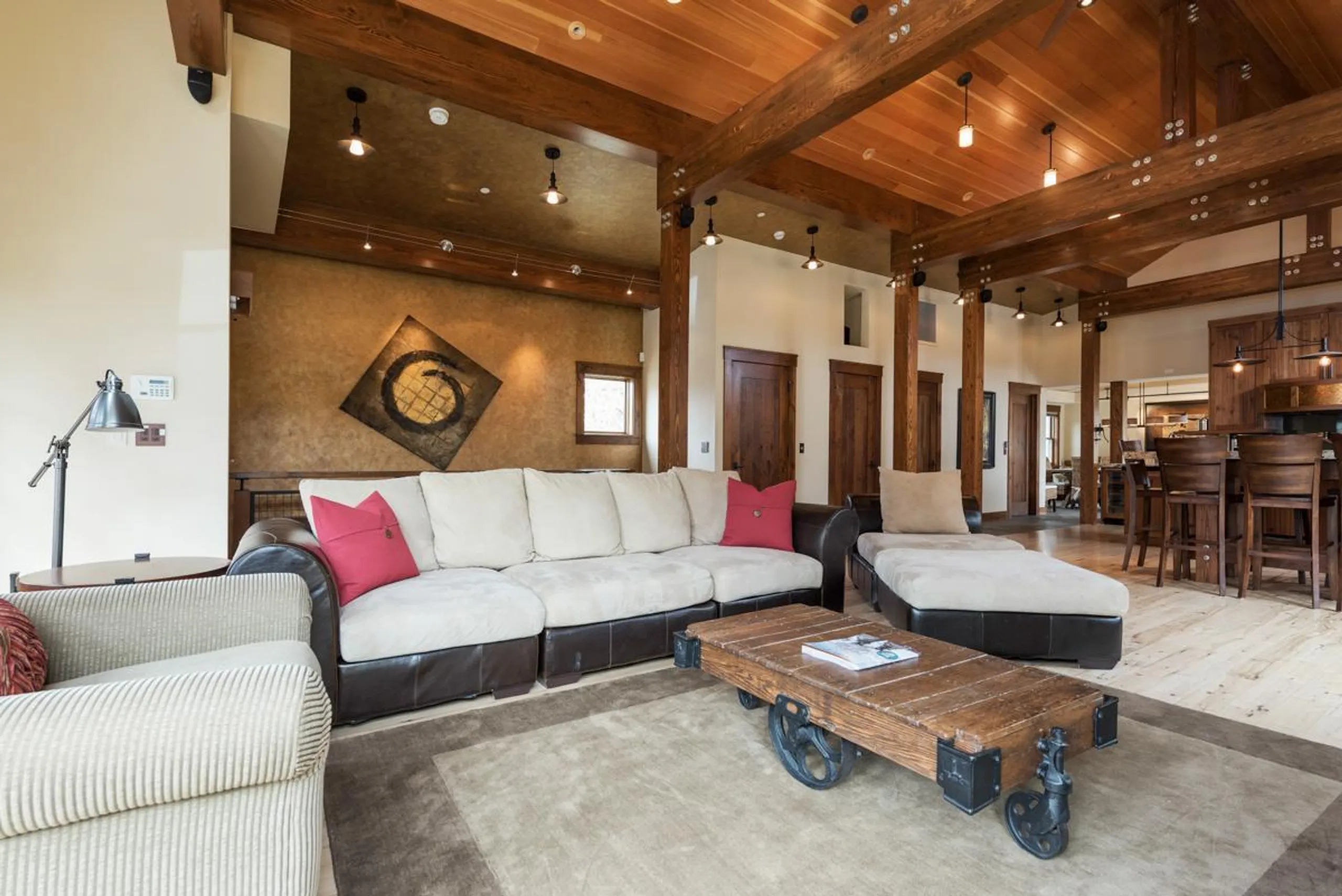 Superb Ski Villa with Fireplace — photograph 4