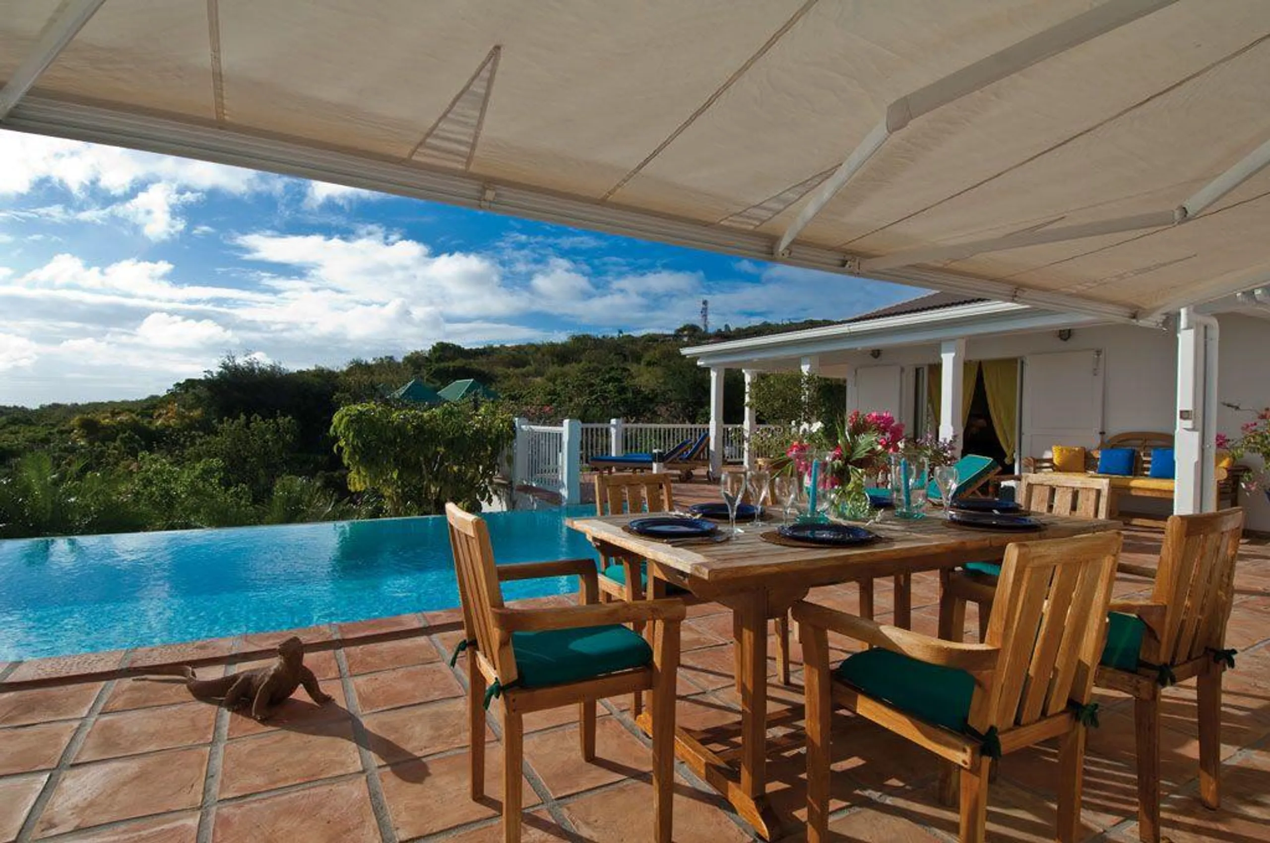 Lavish Summer Villa with Ocean View and 3 Bedrooms — photograph 4