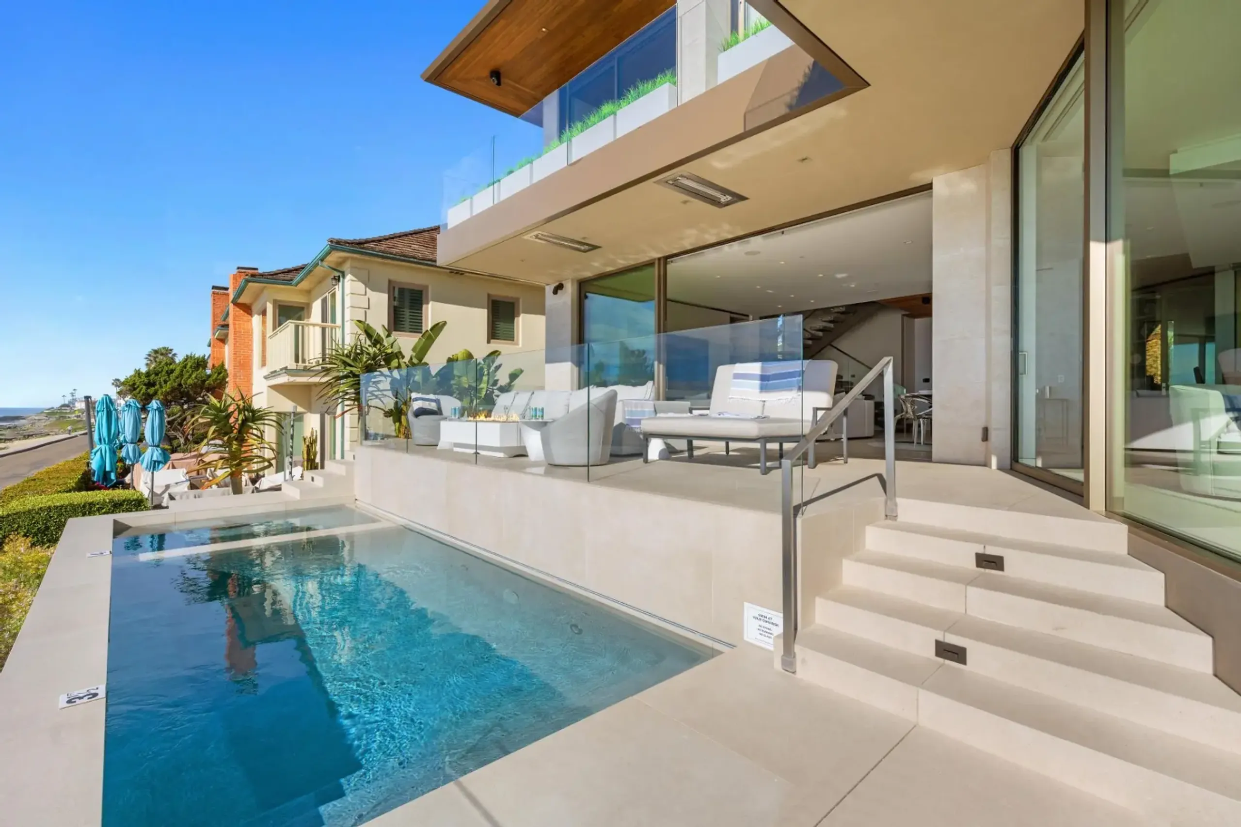 Oceanfront 4 Bedroom Villa with Private Infinity Pool, Beach Acces, and 360° Views — photograph 7
