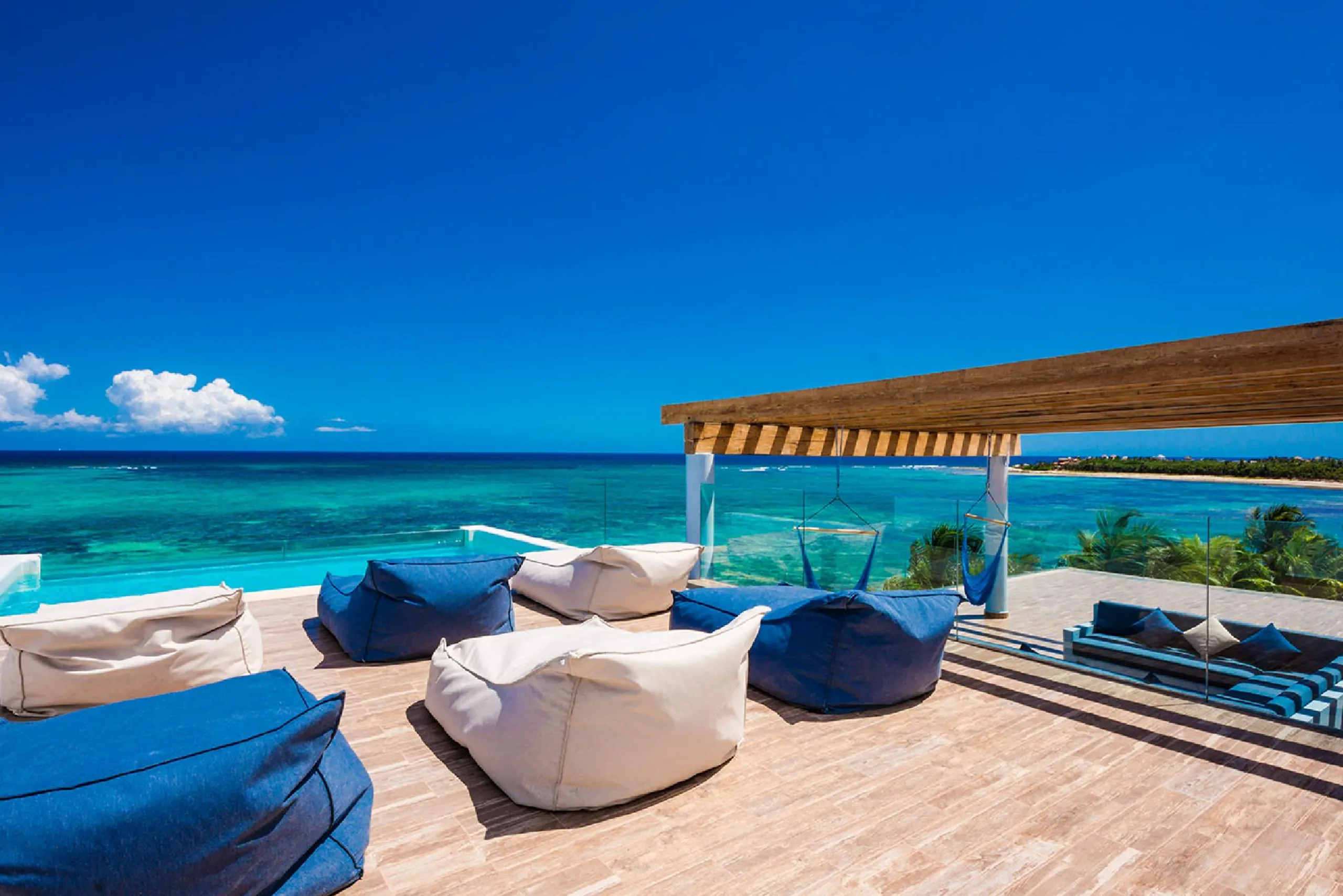 Private and Secluded Beachfront Soliman Bay Estate with 2 Private Pools and Ocean Views — photograph 6