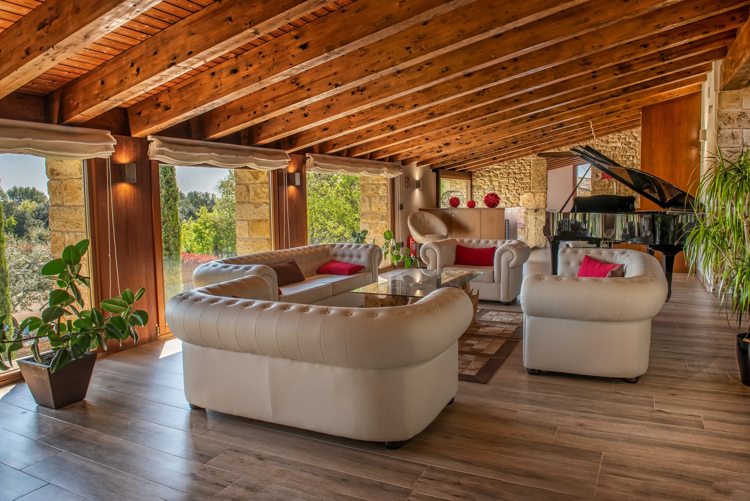 Stunning Costa Brava Villa with Incredible Pool and Views — photograph 10