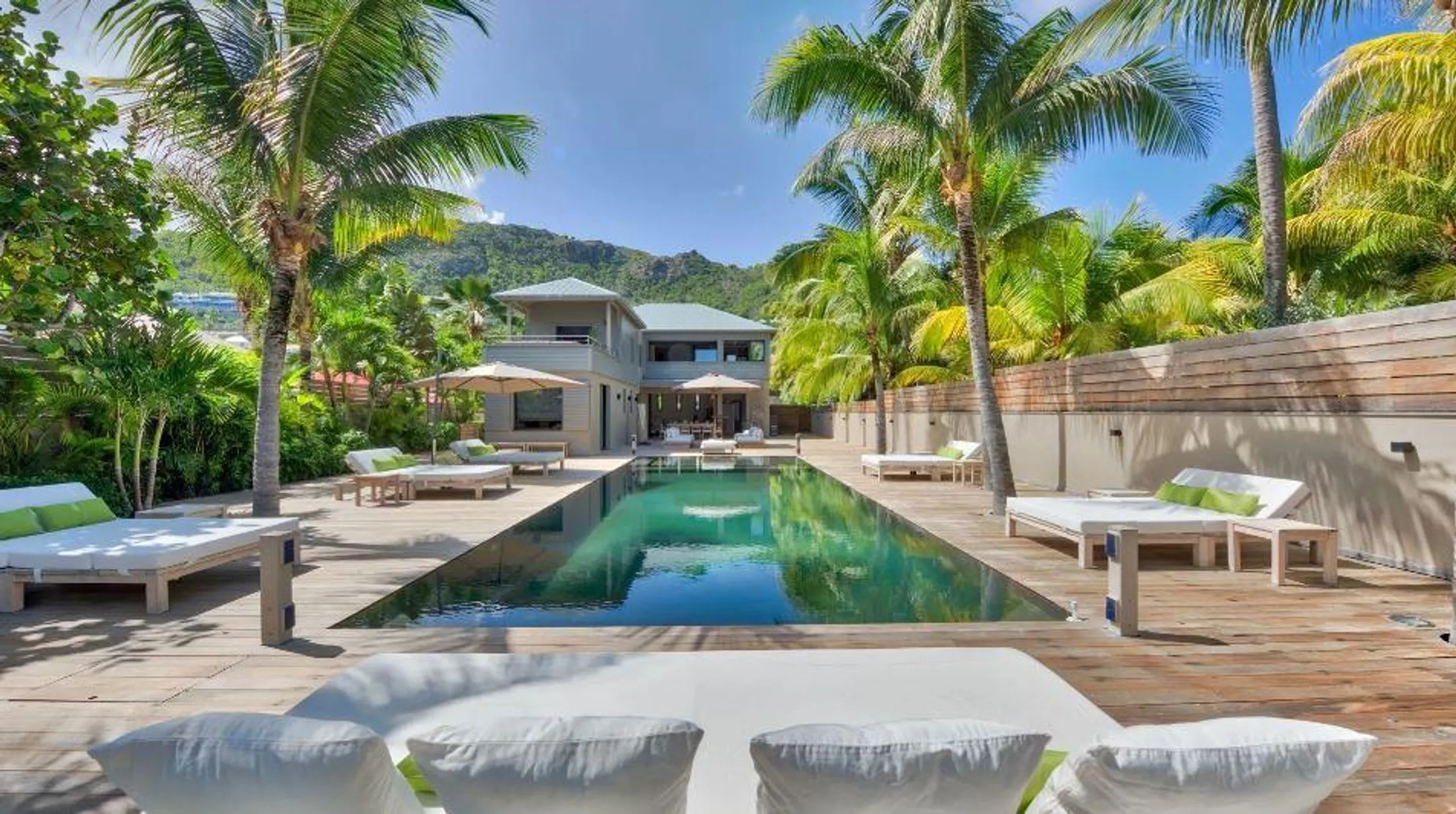 Exclusive St. Barts Beach Villa with Heated Pool — photograph 3