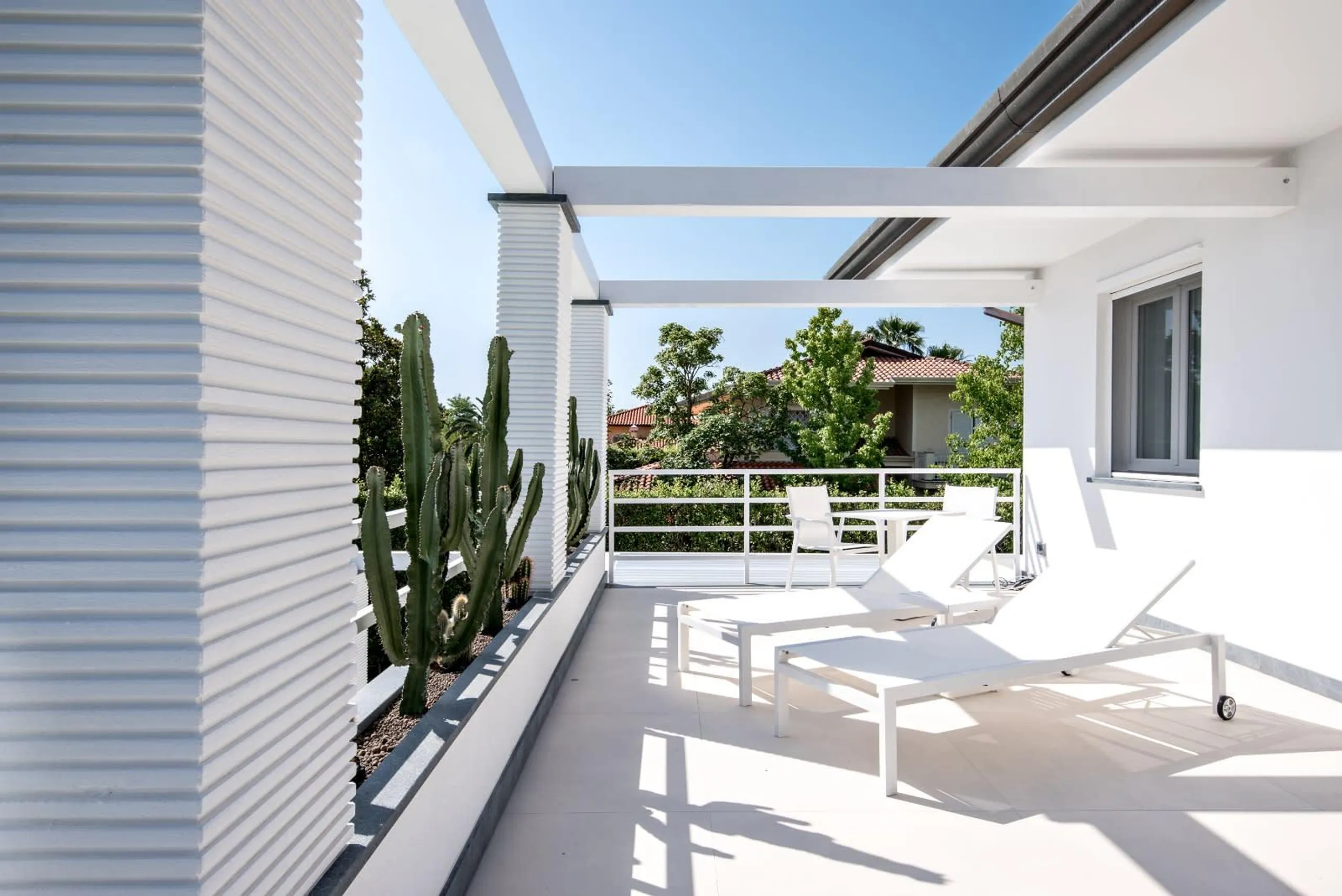 High-End Villa in Versilia with Private Heated Pool, and Steps from the Beach — photograph 8