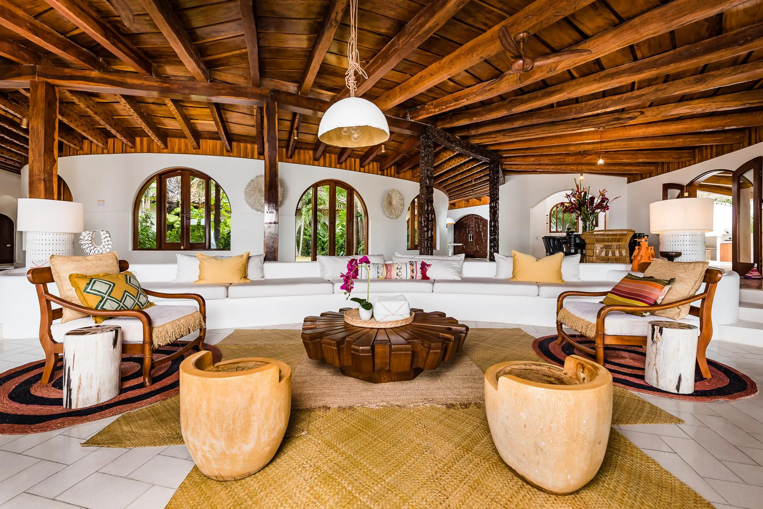 Opulent Playa Flamingo Villa with Private Pool and Sweeping Ocean Views — photograph 7