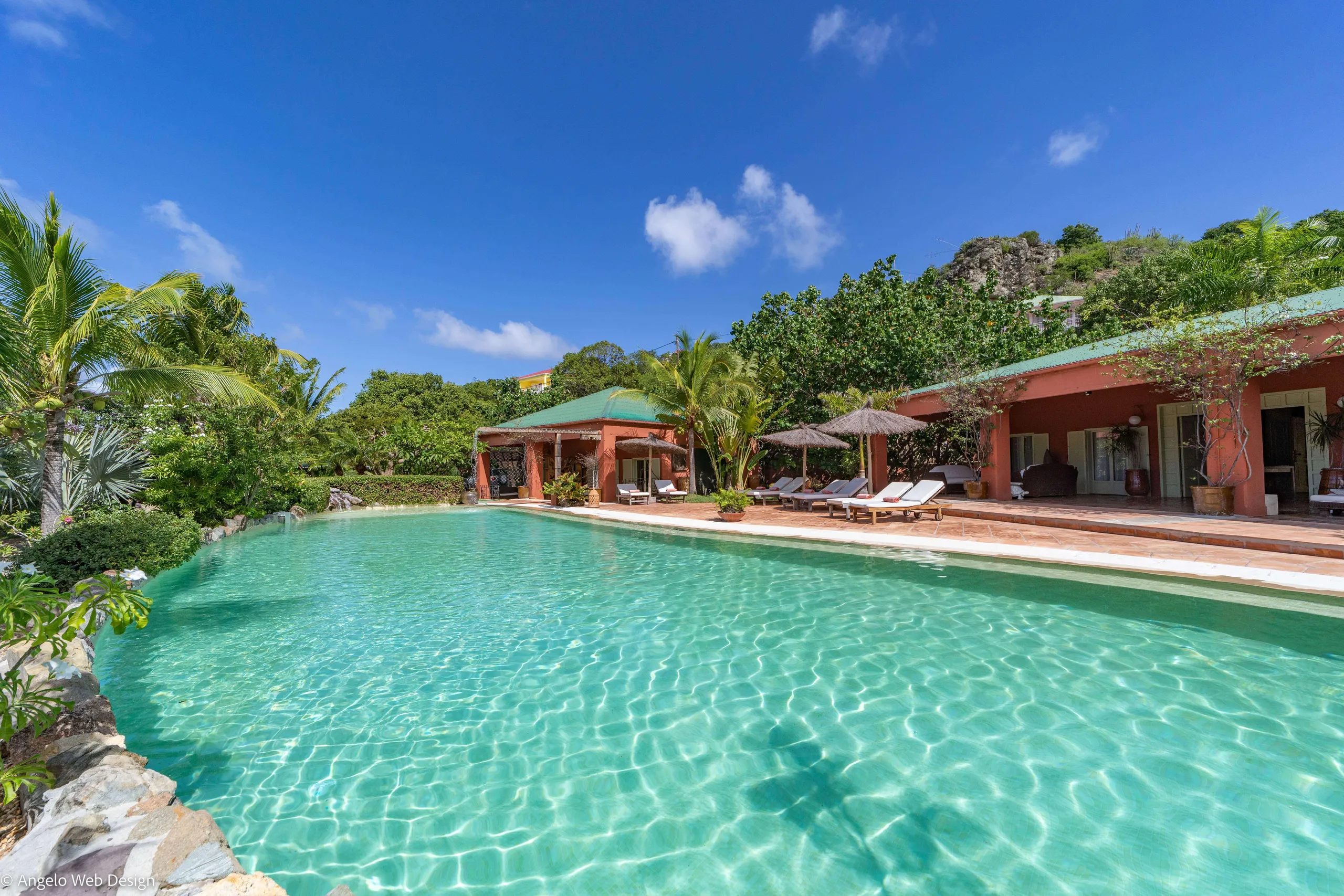 Regal Tropical Estate with Private Pool and Luscious Backyard Terrace — photograph 6