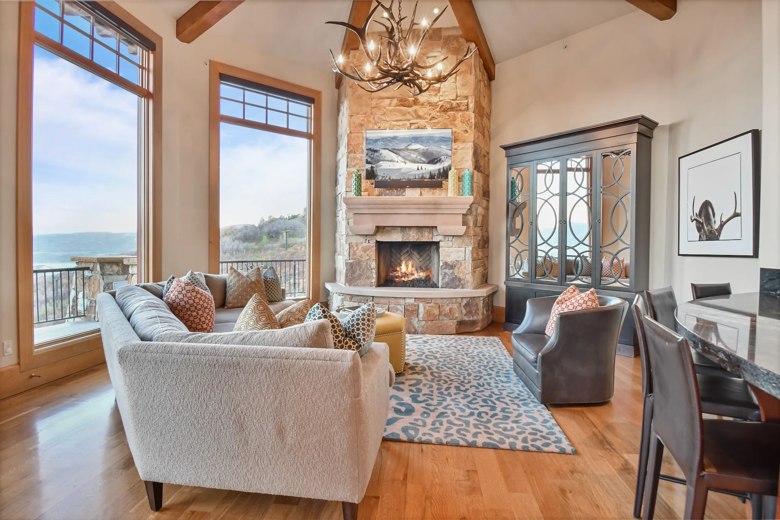 Modern Mountain Villa with Theater, Designer Interiors with Direct Ski Access — photograph 4