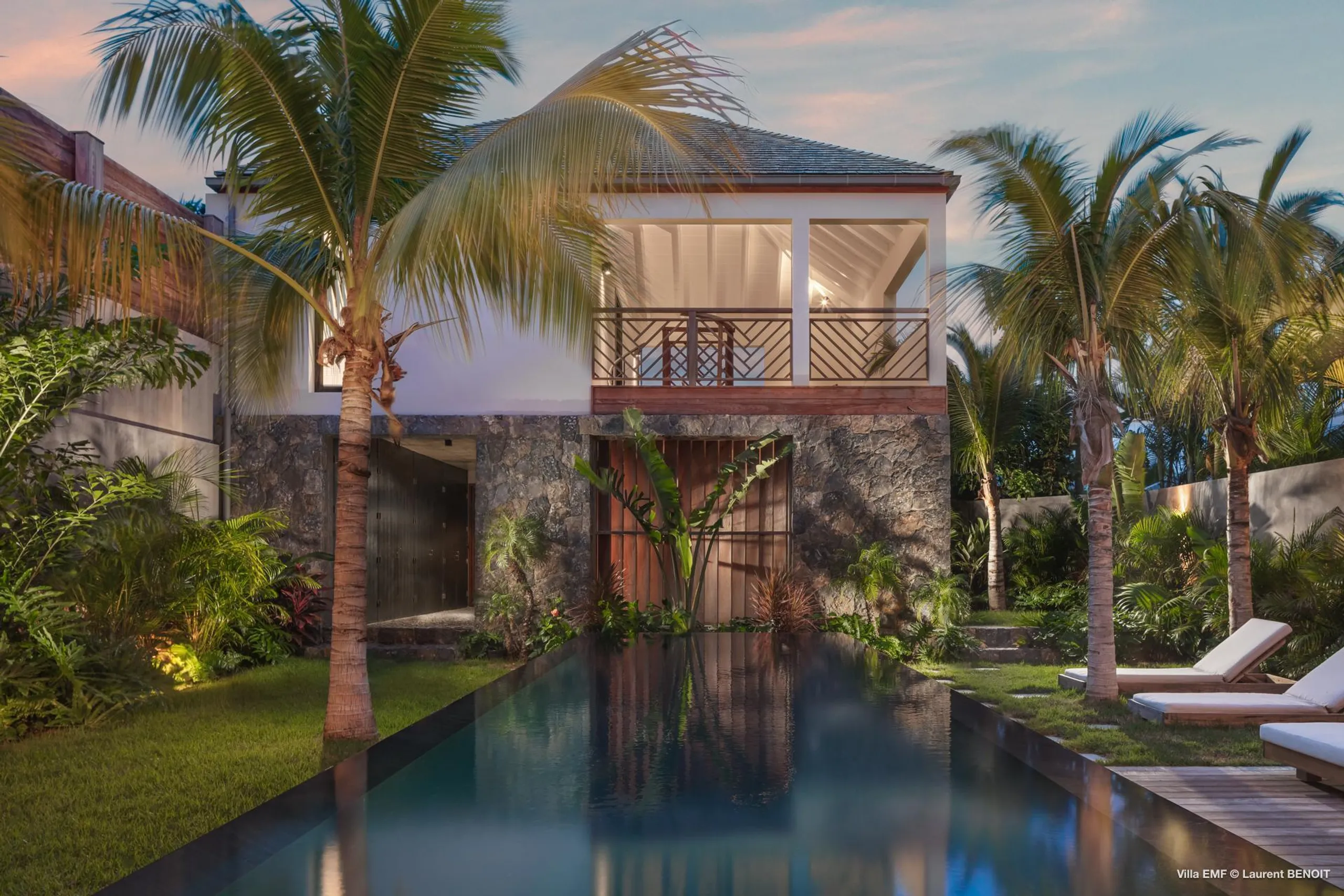 Inspiring Terra-Neuve Estate with Private Pool and Garden Grounds, Flamands