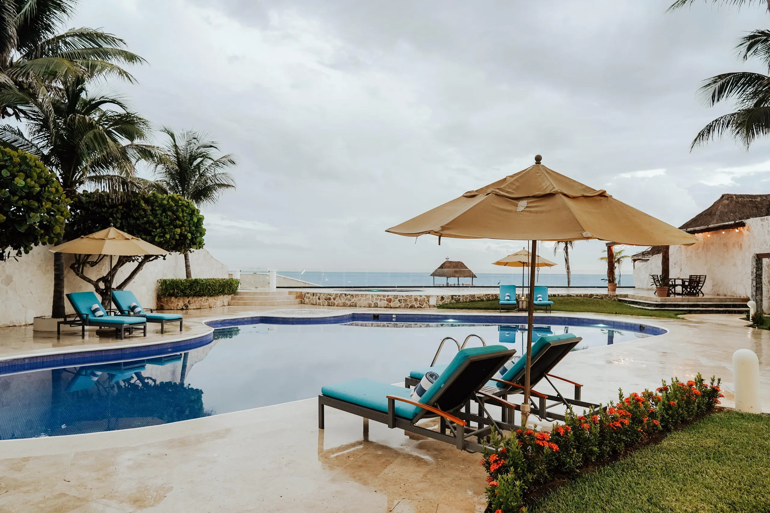 Puerto Morelos Luxury Beachfront Estate with Pool, Hot Tub and Ocean Views — photograph 9