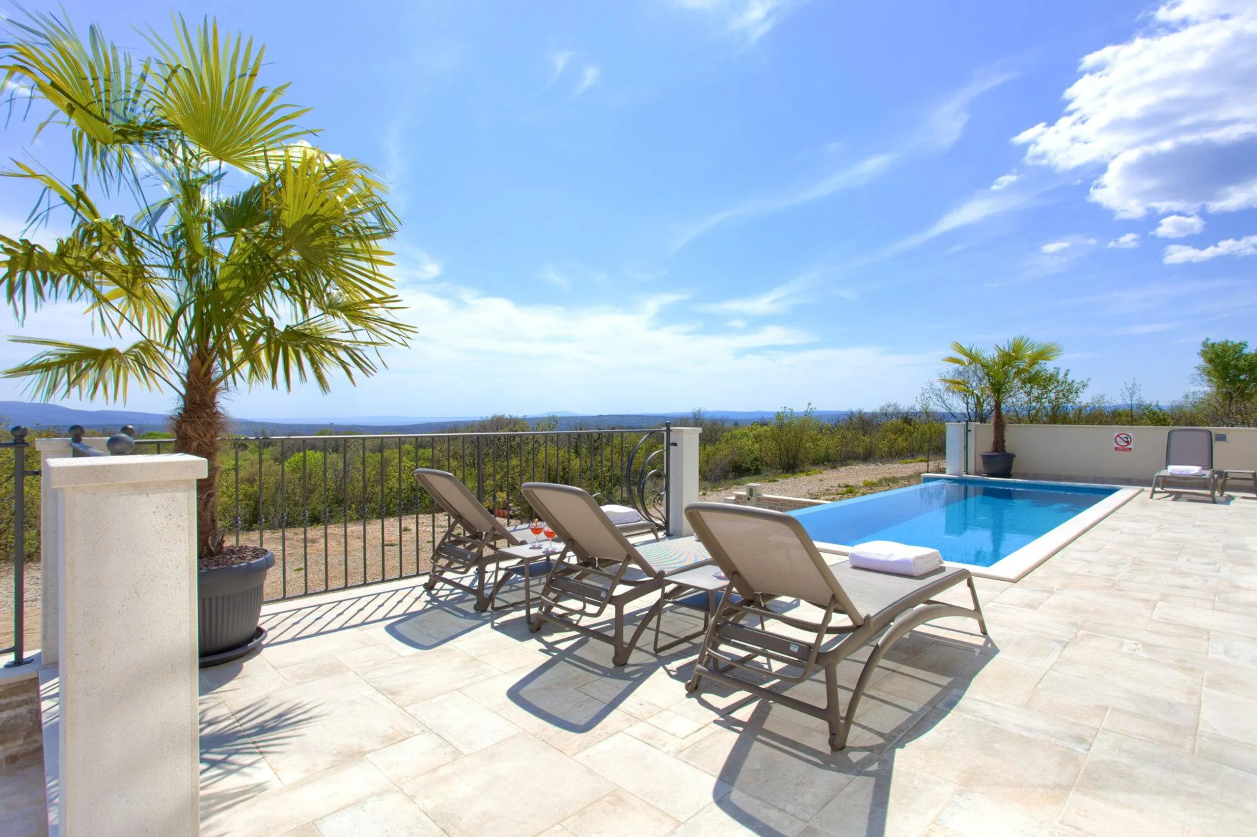 Light-filled Villa Haven with Infinity Pool on Krk Island — photograph 11