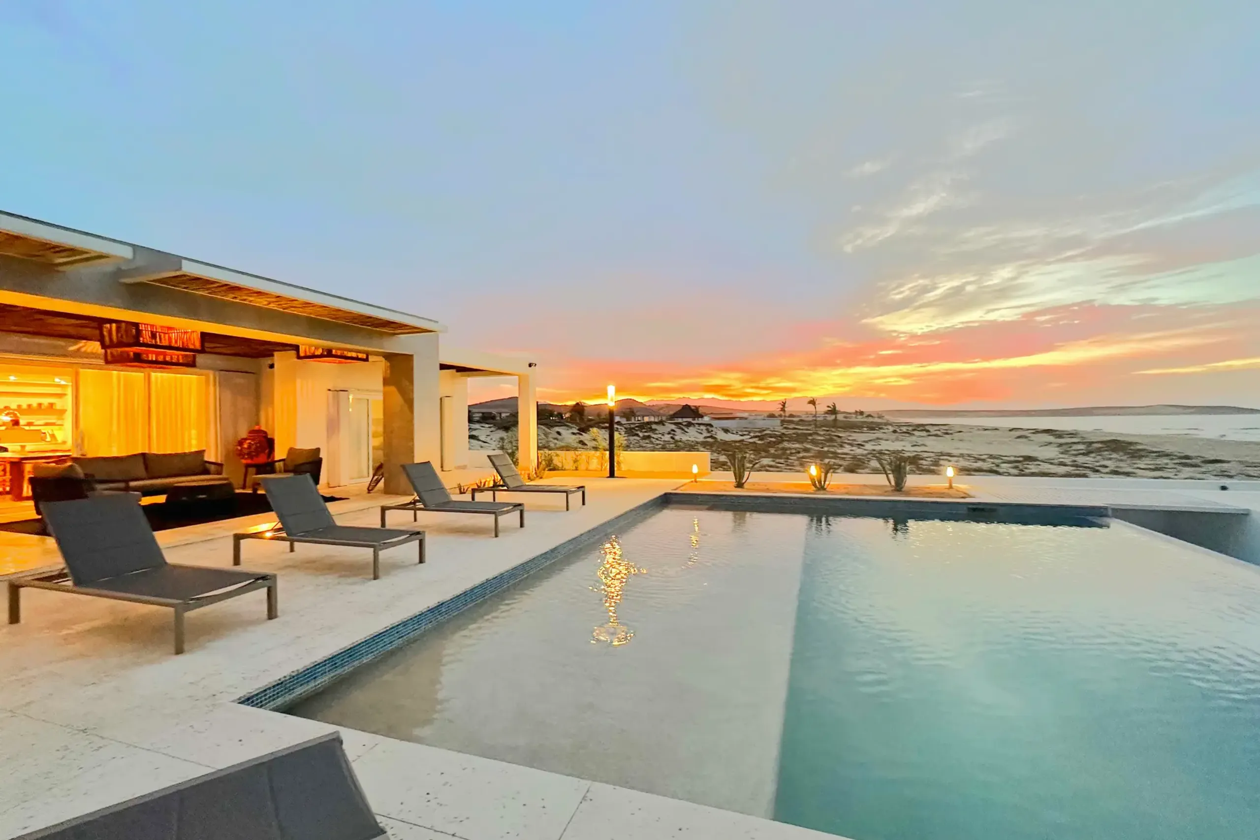 Lighthouse Point Modern Contemporary Estate with Infinity Pool — photograph 5