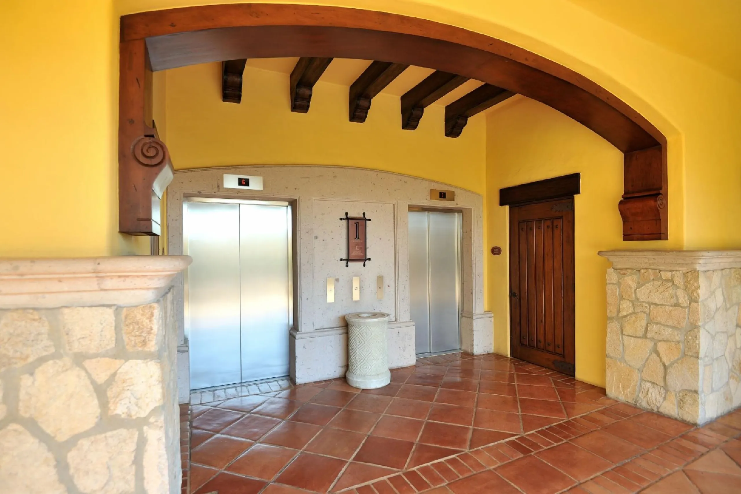 Exclusive Hacienda Retreat with Ocean View and Beach Access — photograph 10