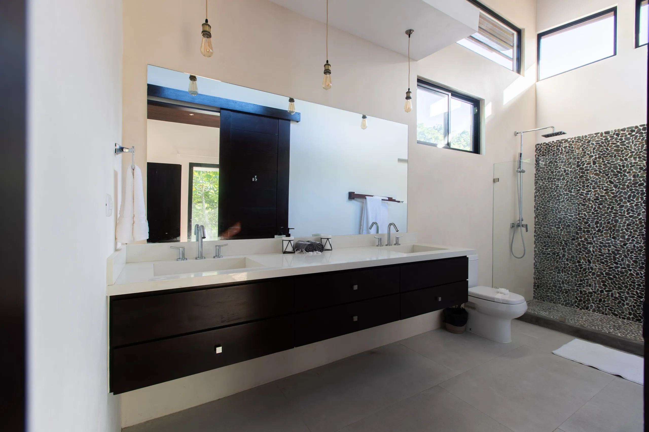 Opulent Stylish Villa with Private Pool, and Beach Access — photograph 9