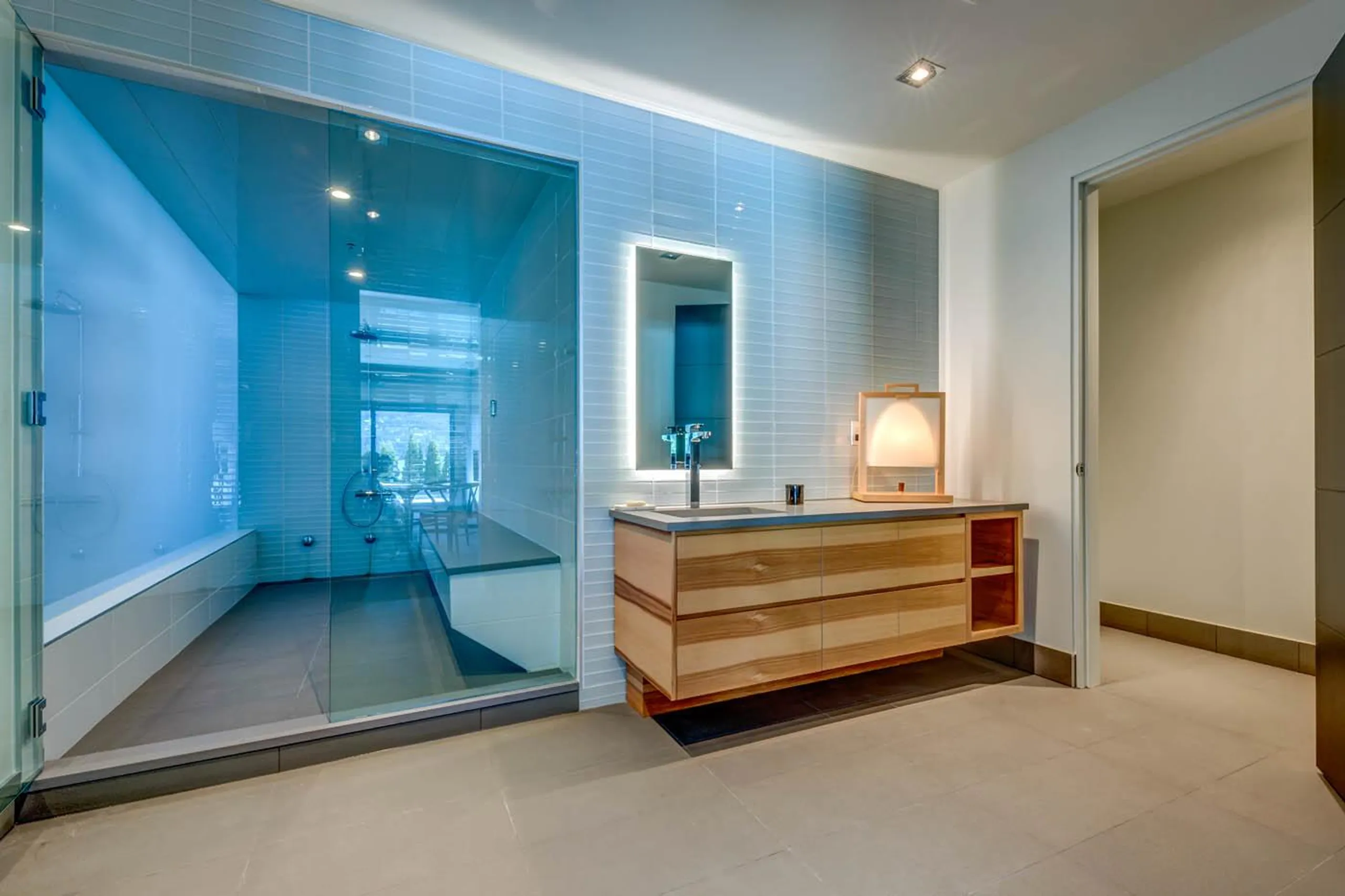 Lavish Haven with Majestic Mountain Views and Deluxe Poolside Retreat VILLAWAY® — photograph 12