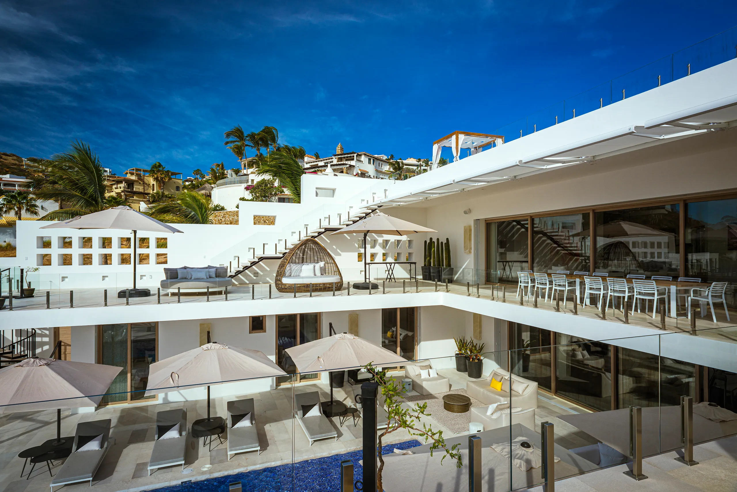 Modern Contemporary UltraLuxe Villa with Pool and Ocean Views — photograph 10