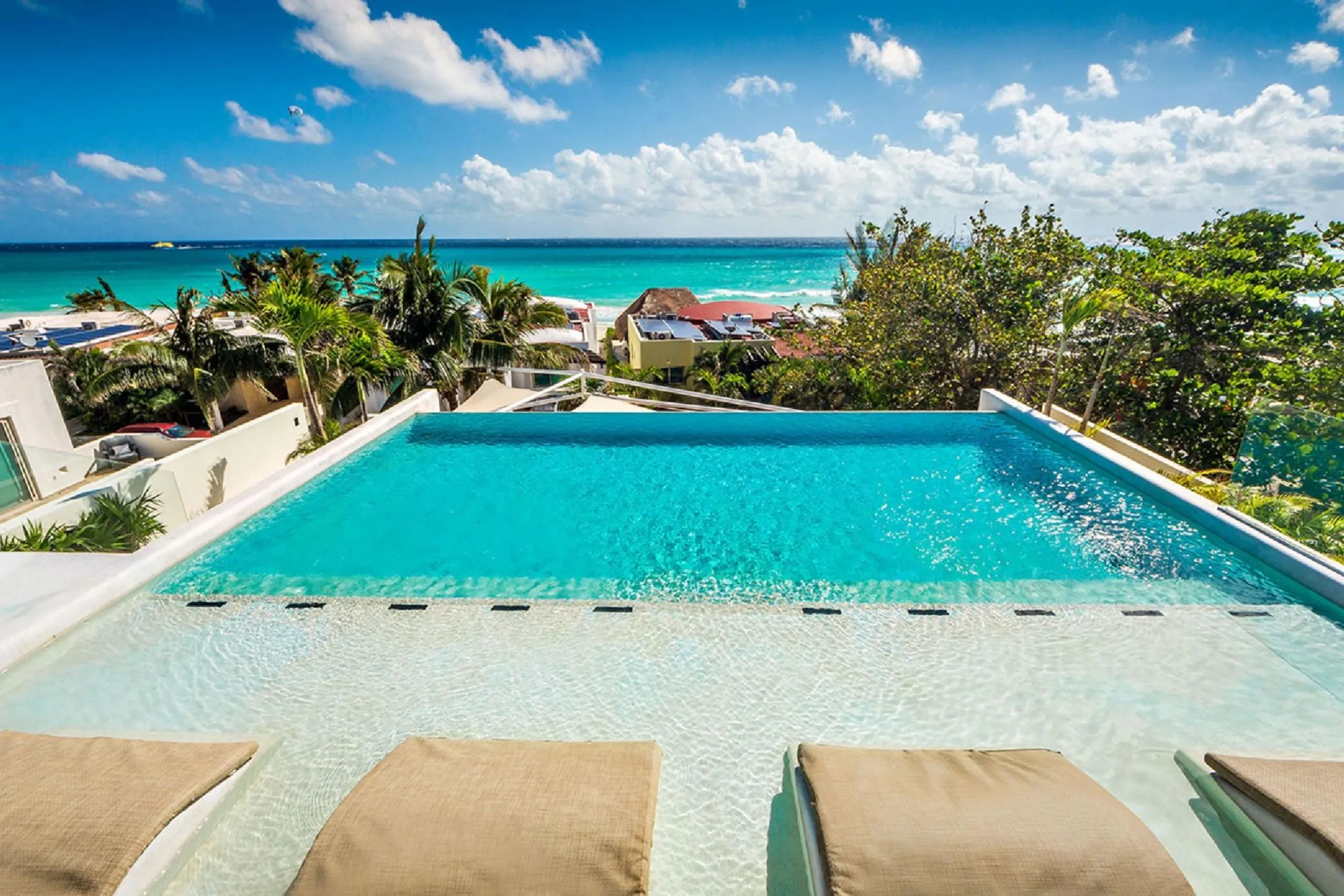 Luxury Playa del Carmen Villa with Infinity Pool and Ocean Views — photograph 4