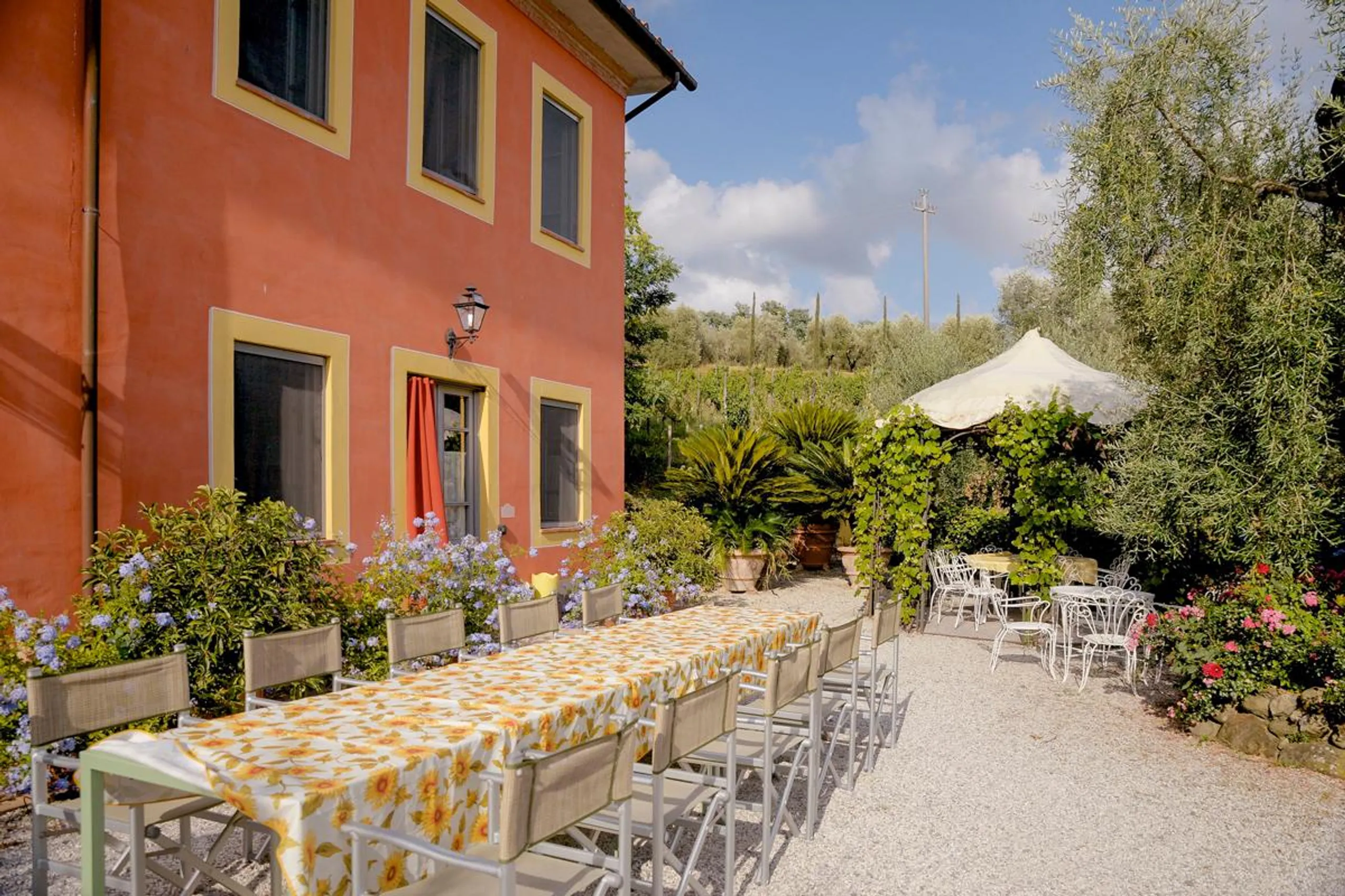 Deluxe 18th Century Villa with Pool and Beautiful Gardens — photograph 4
