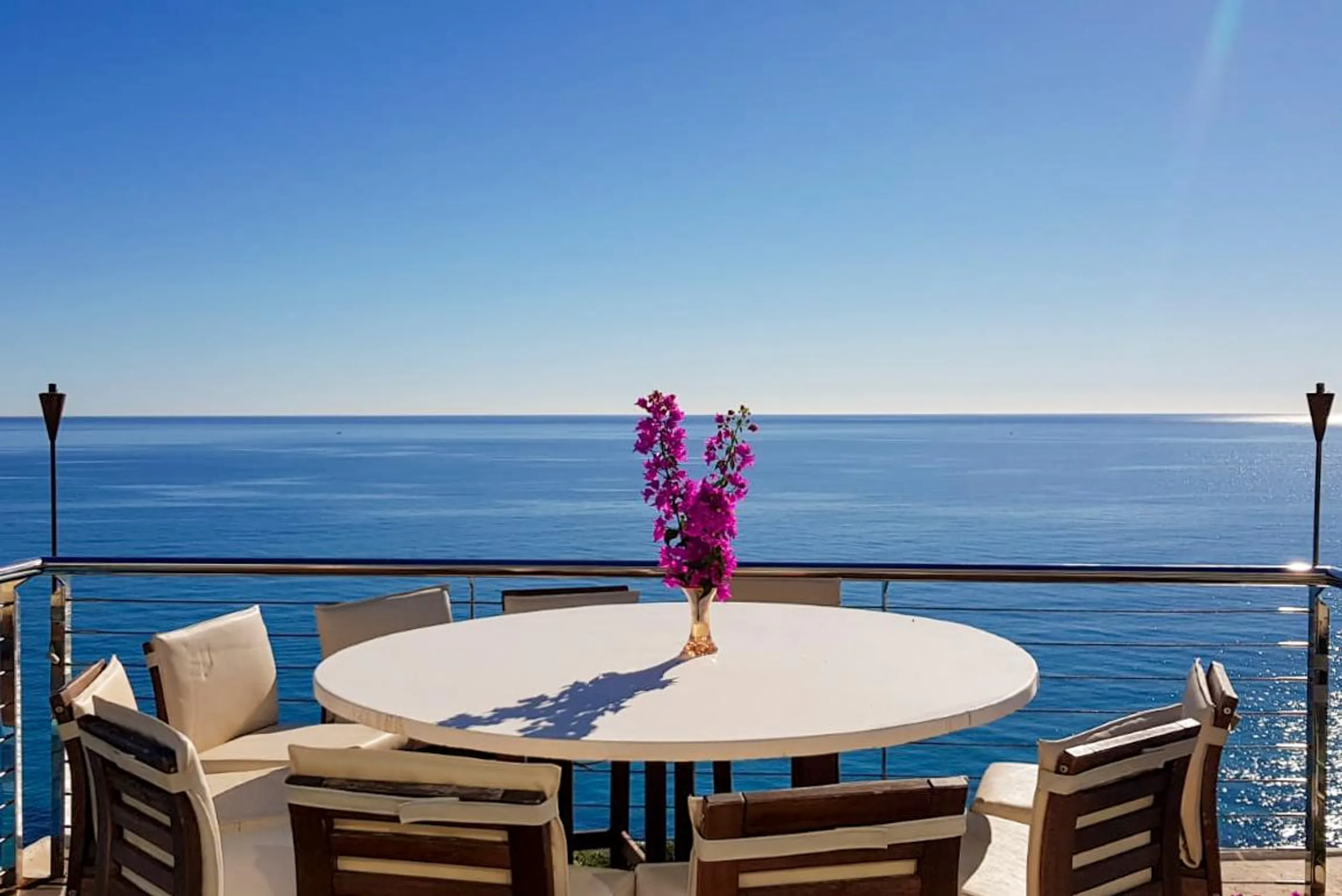 Clifftop Luxury Villa with Infinity Pool and Breathtaking Sea Views in Villajoyosa — photograph 9