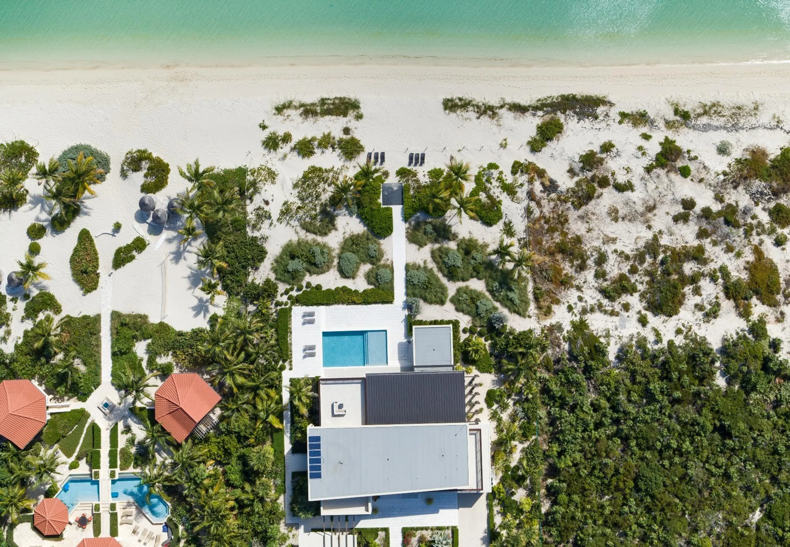 Elegant Architectural Contemporary Villa with Private Pool and Views of the Caribbean — photograph 4