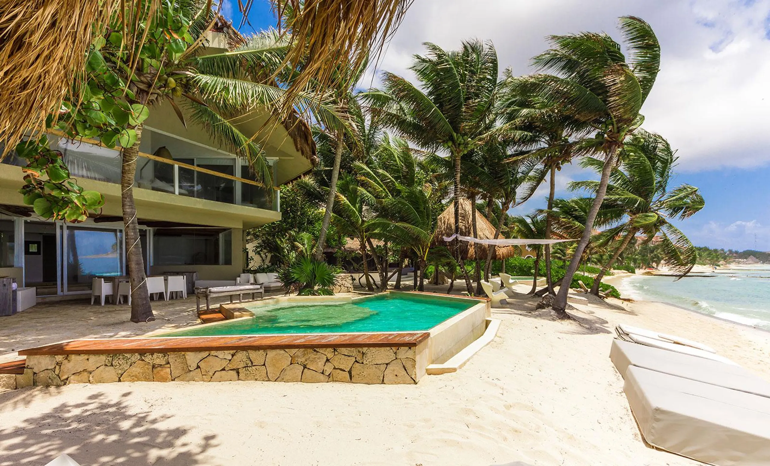 Secluded Serenity Retreat With Beachfront and Pool Villa, Puerto Aventuras