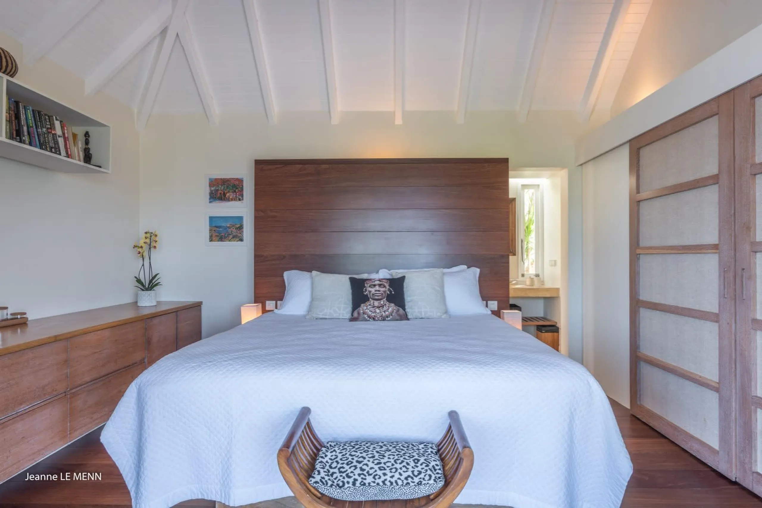 Splendorous Seafront Haven with Heated Pool and Panoramic Caribbean Views — photograph 12
