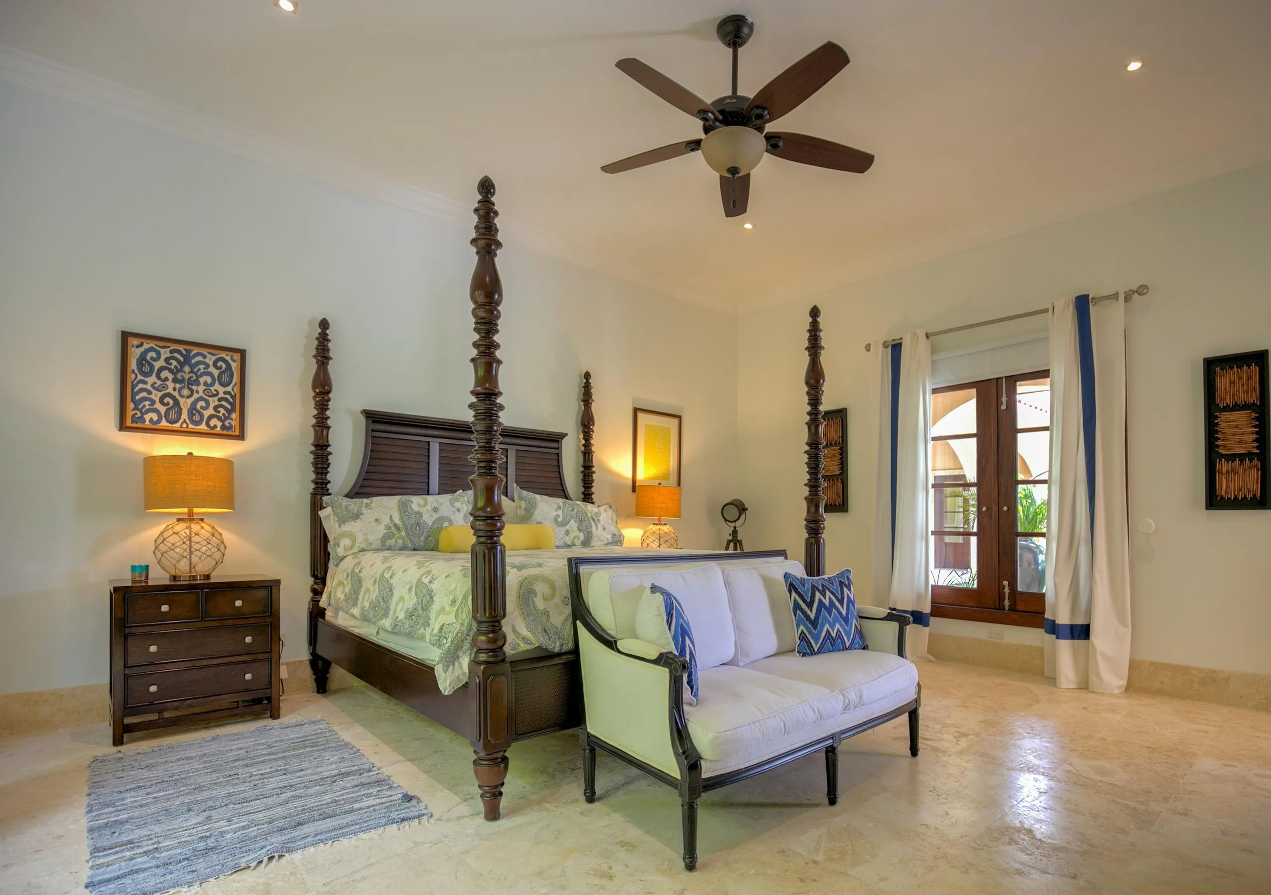 Stunning 13 Bedroom Estate with Private Pool, Garden and Golf Course Views — photograph 11