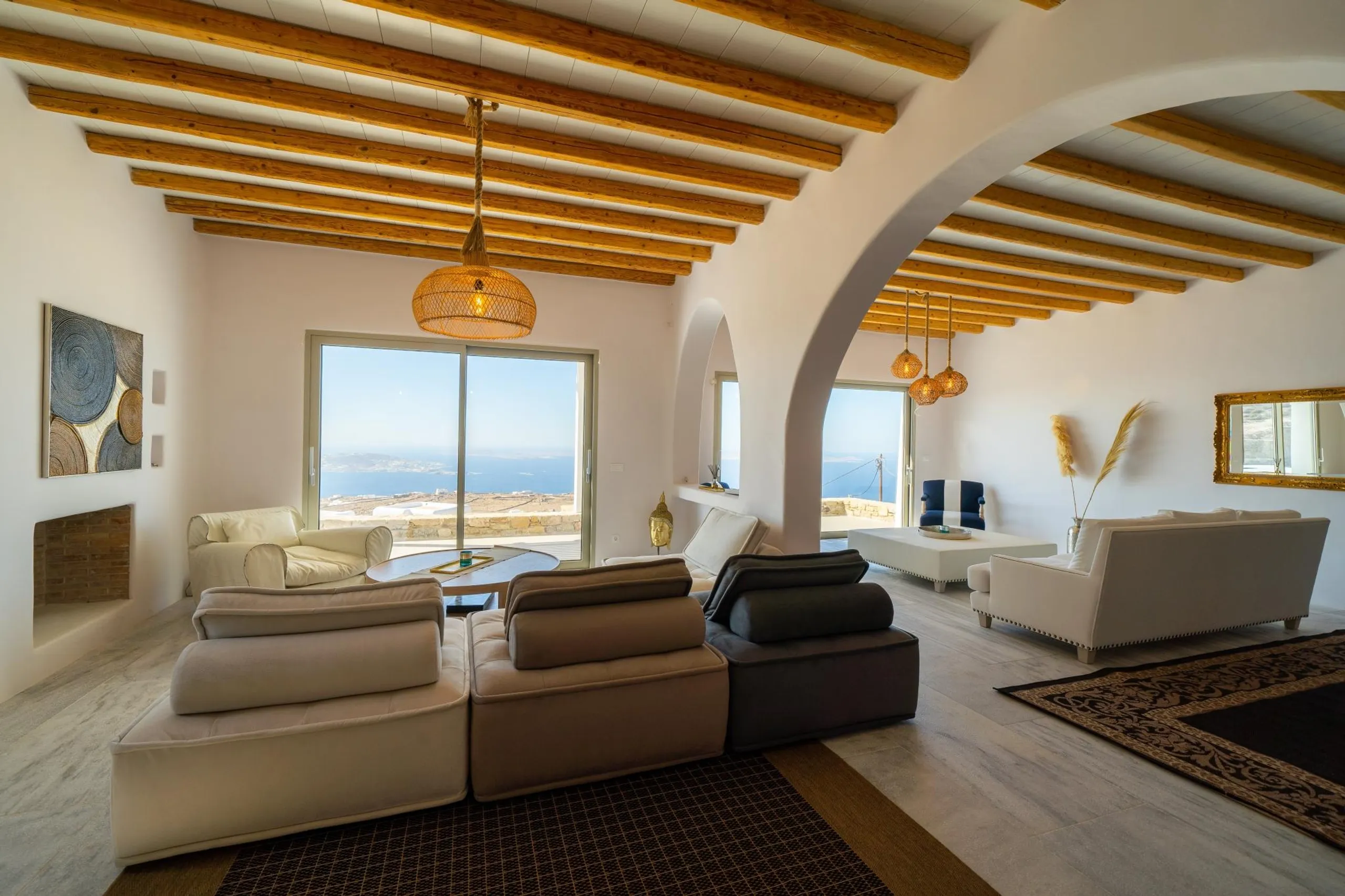 Exquisite Mykonos Estate with Infinity Pool and Ocean Views — photograph 10