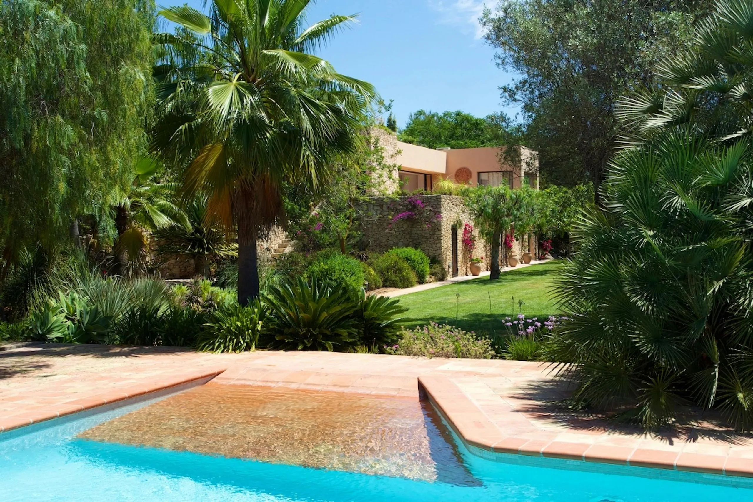 Grandiose Ibiza Estate with Private Pool and Garden Grounds — photograph 12