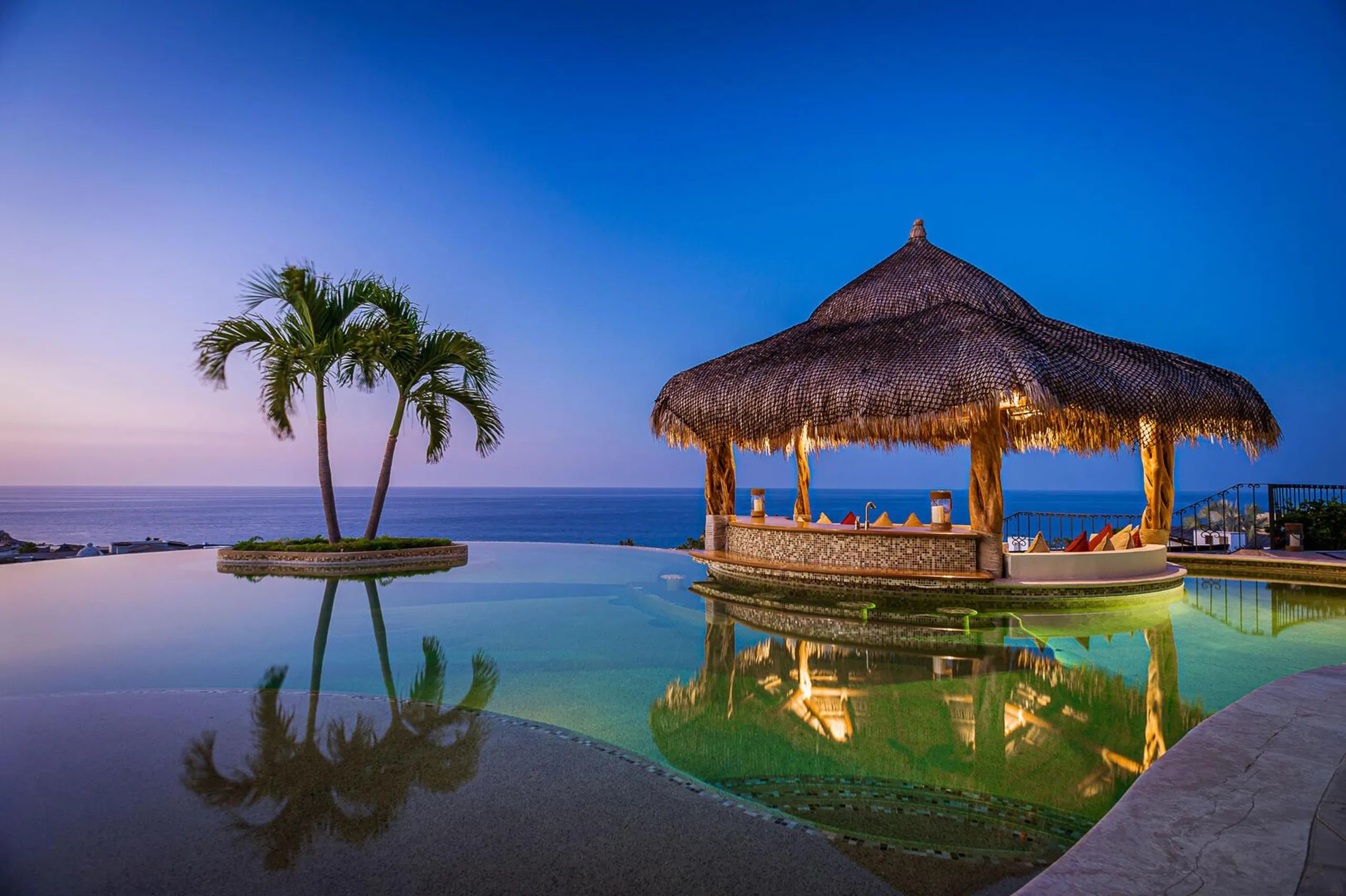 Upscale Villa with Infinity Pool, Resort-like Amenities and Panoramic Ocean Views in Fundadores — photograph 2