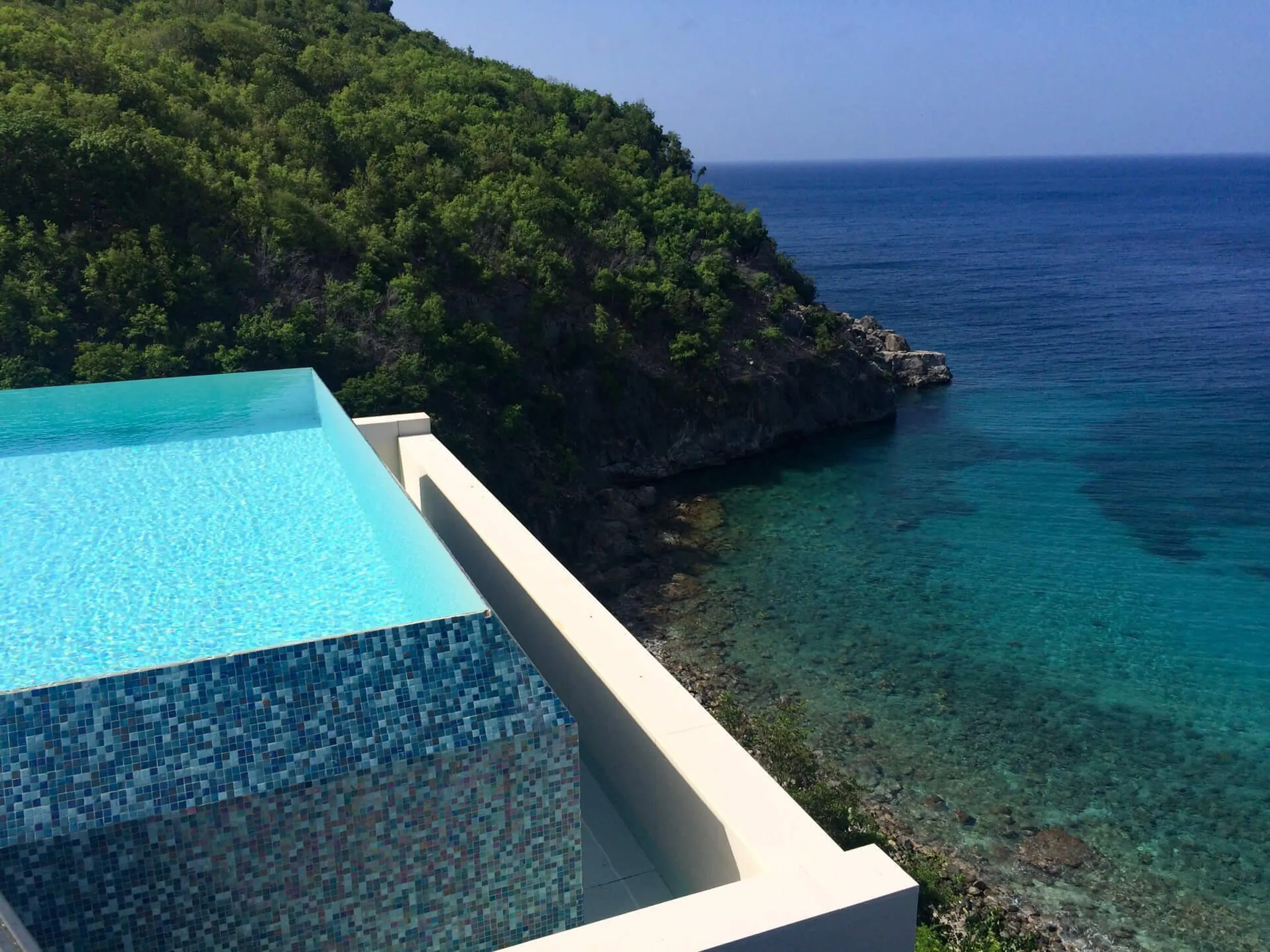 Elegant Seaview Villa with Infinity Pool, Views and Private Zen Garden — photograph 7