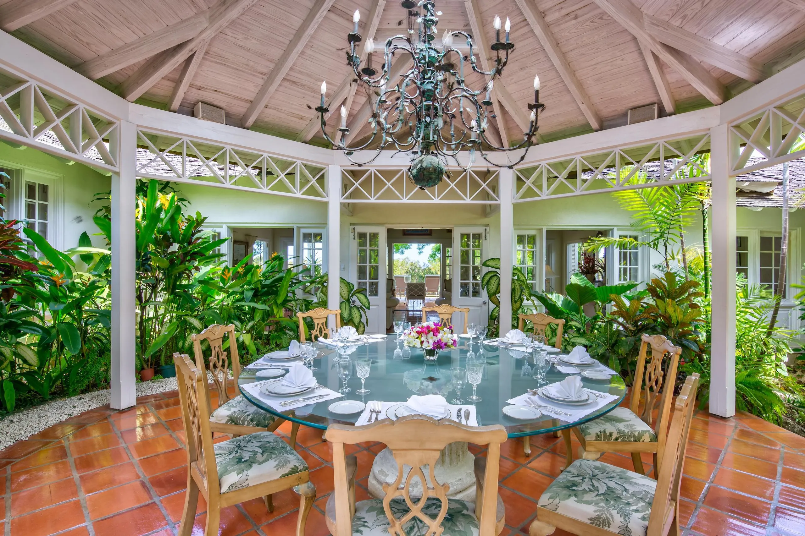 Sandy Lane's Lush and Tropic Villa with Access to a World Class Beach Club and more — photograph 3