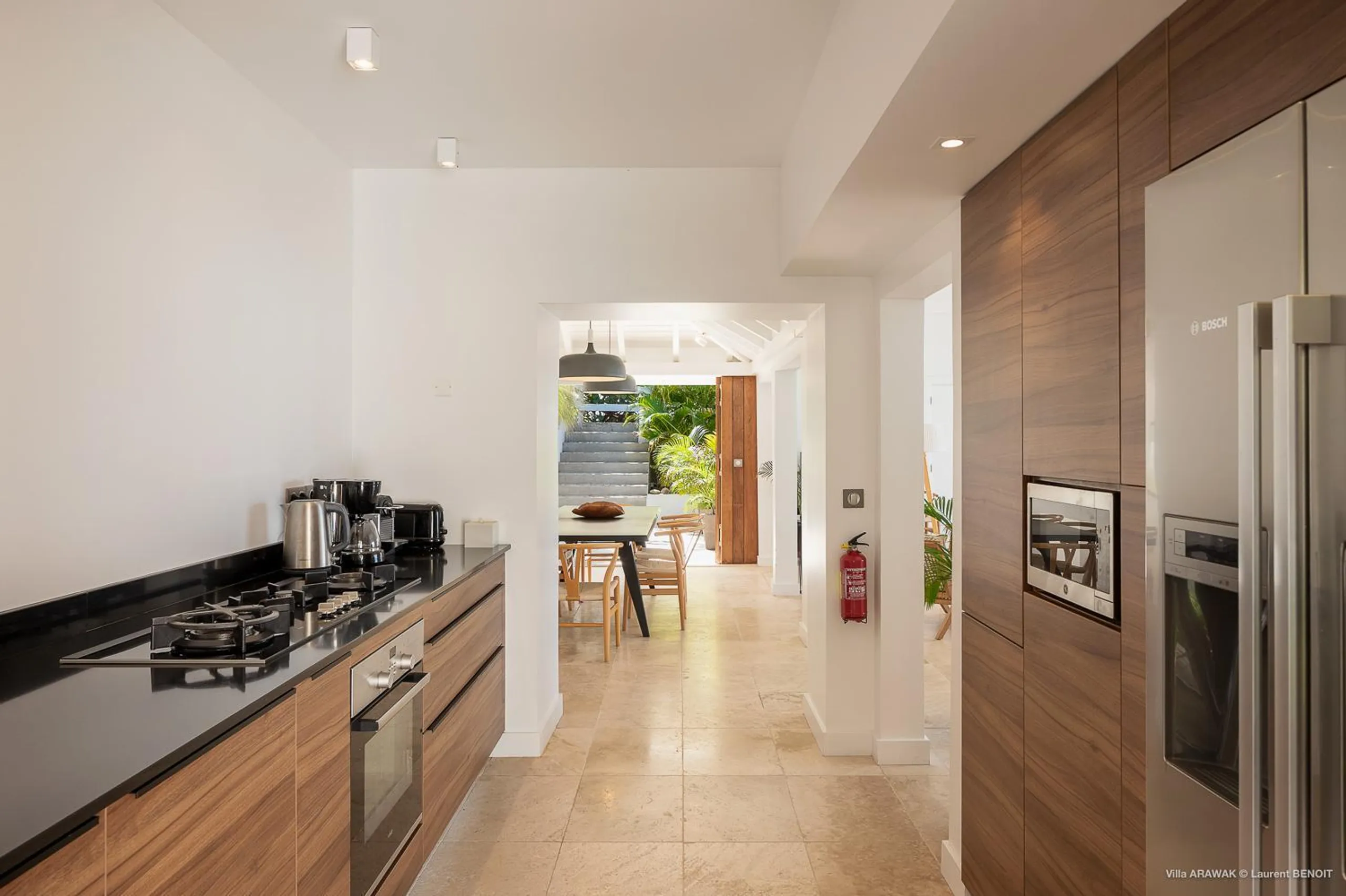 Chic Seaview Villa with Private Pool and Outdoor Grill — photograph 6