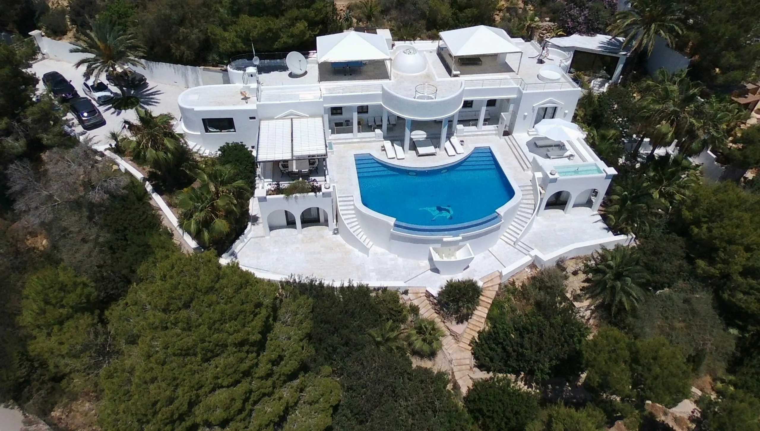 Stunning Oceanview Villa with Private Pool and Walks to Beach, Ibiza