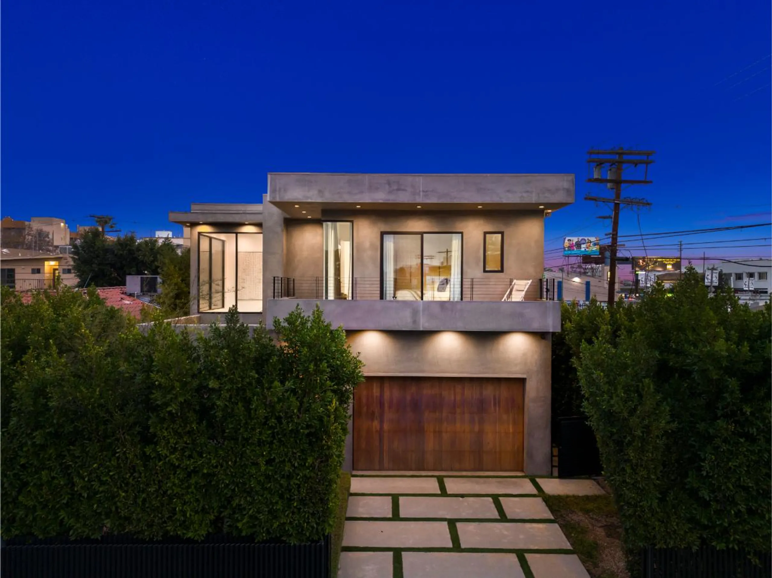Deluxe West Hollywood Villa with Invigorating Pool — photograph 6