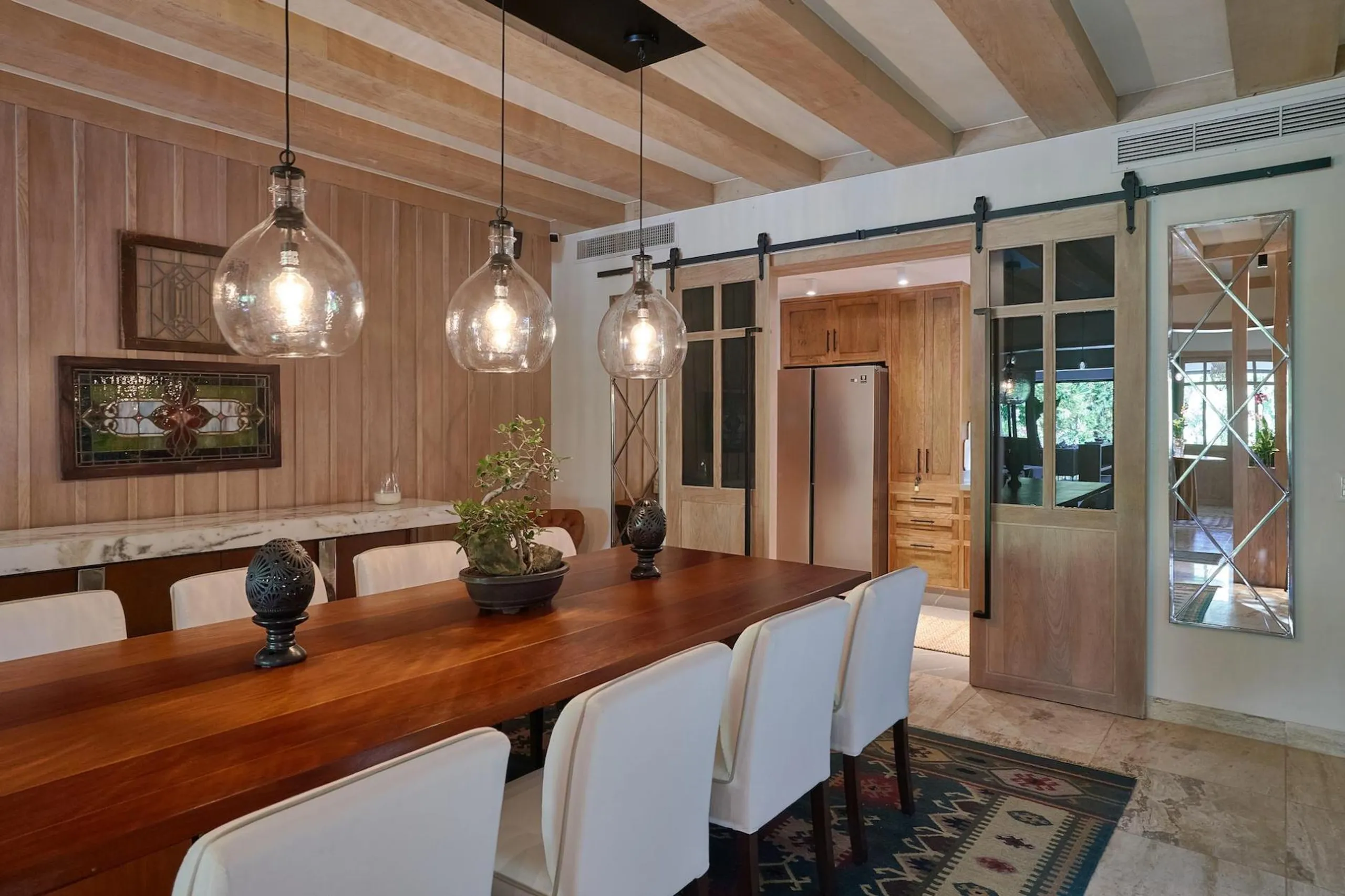 Glorious 4BR Villa with Heated Pool and the Marina Nearby — photograph 12