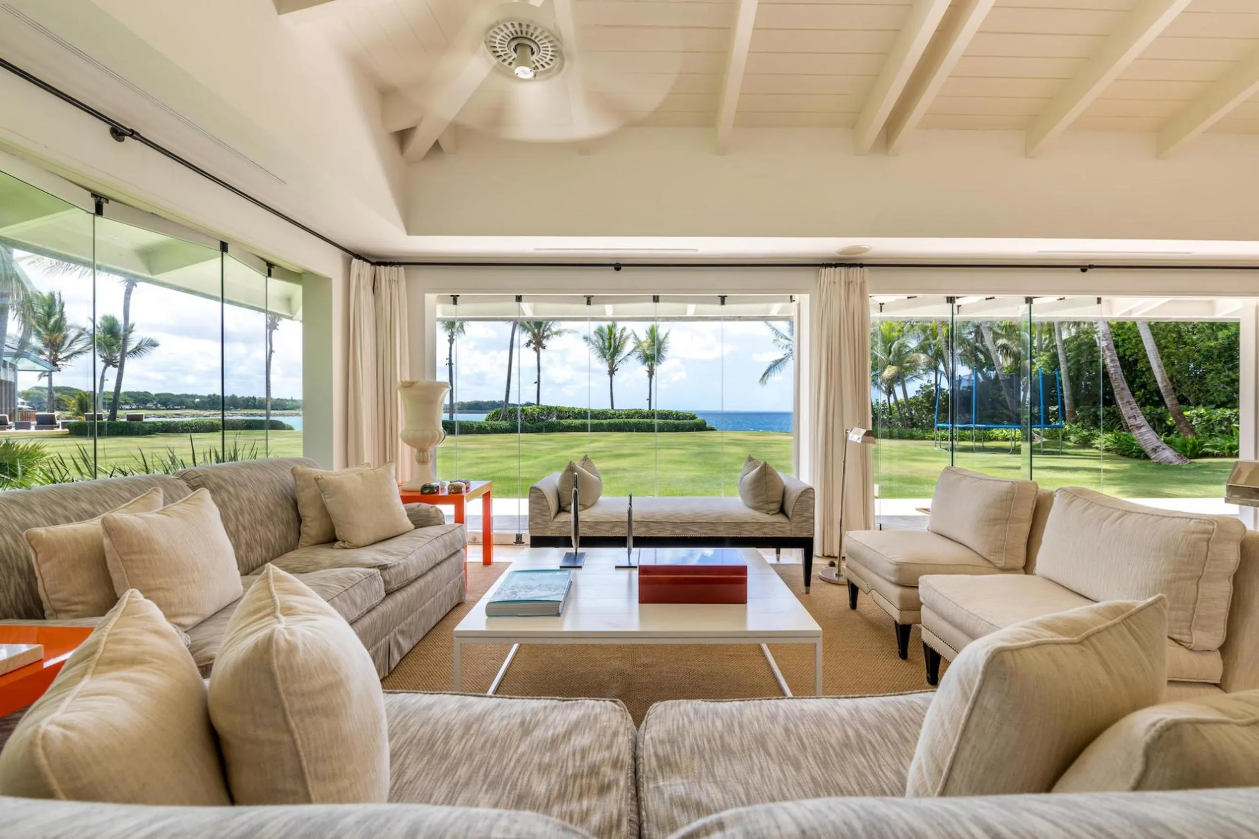 Plush and Inviting 5BR Villa with Private Pool and Stunning Caribbean Views — photograph 7