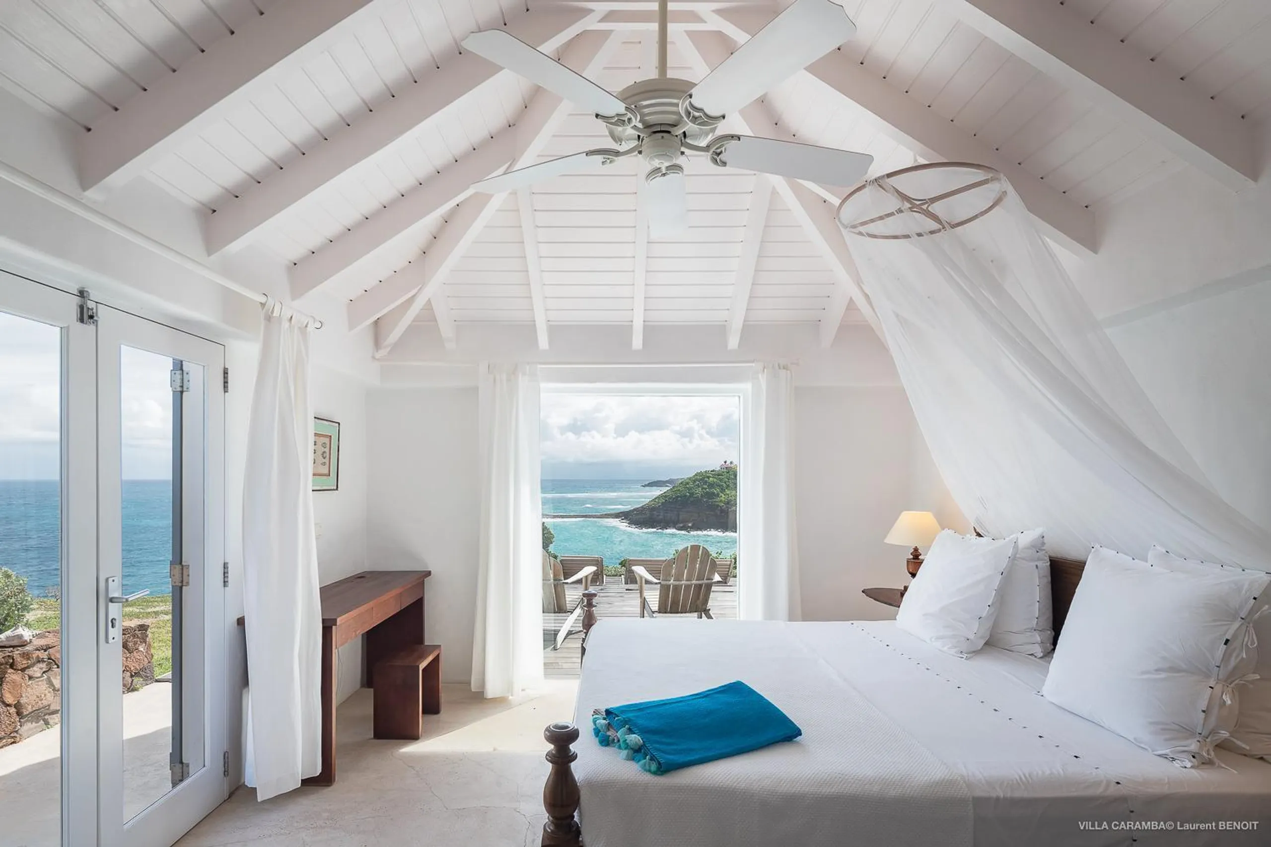 Elegant Seaside Villa with Private Pool and Walks to Beach — photograph 7