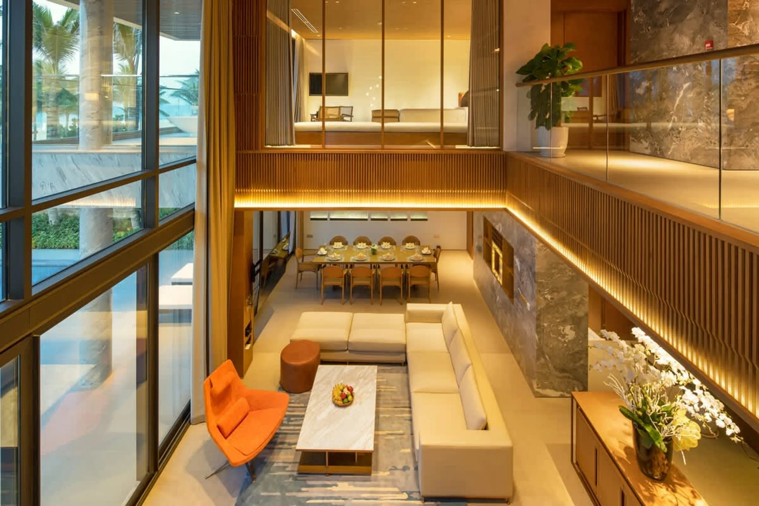 Opulent Da Nang Beach Villa with Pool and Concierge Service — photograph 9