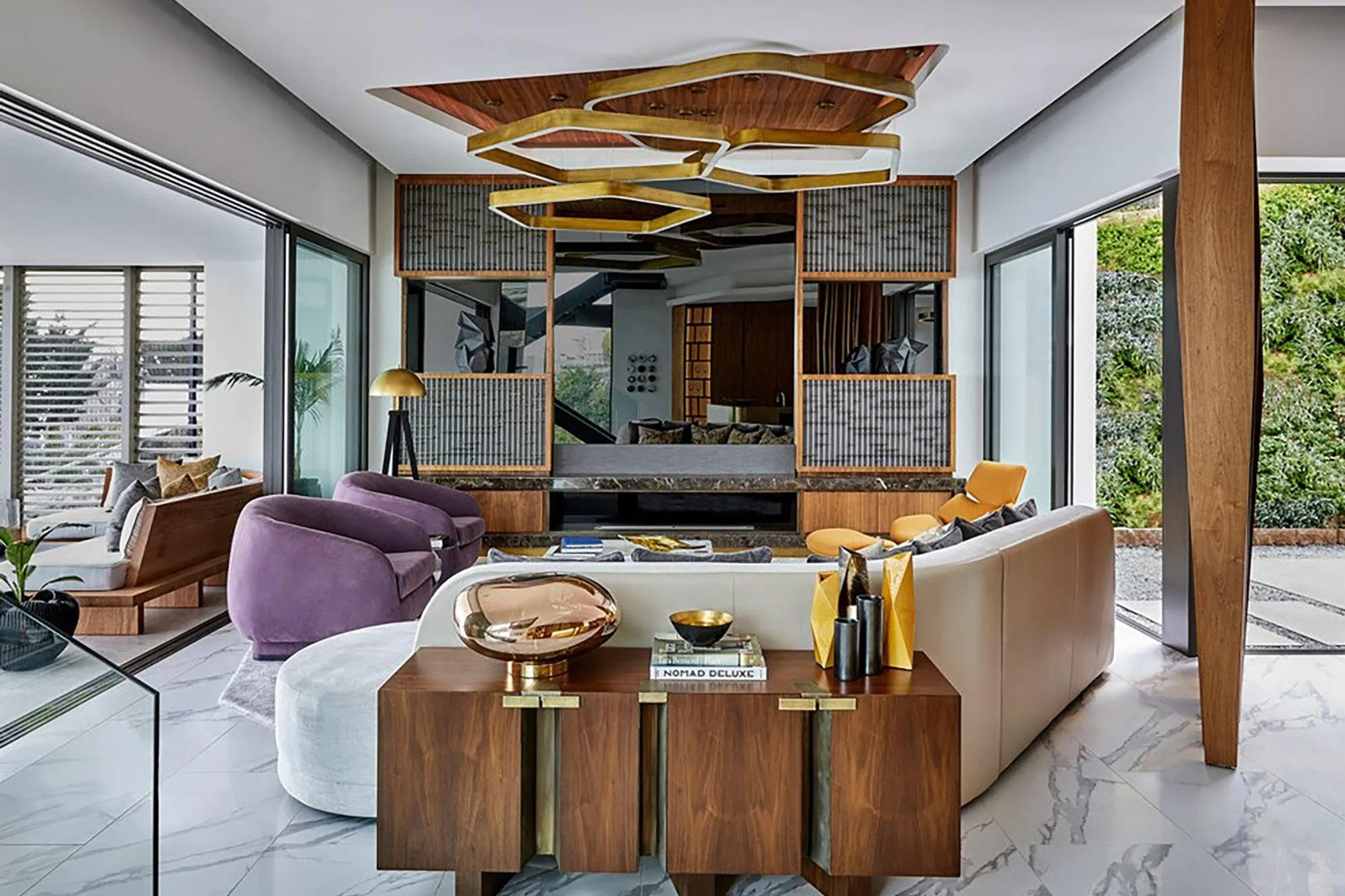 Ultimate Comfort Unveiled Ocean View and Panoramic Mountain Vistas — photograph 11