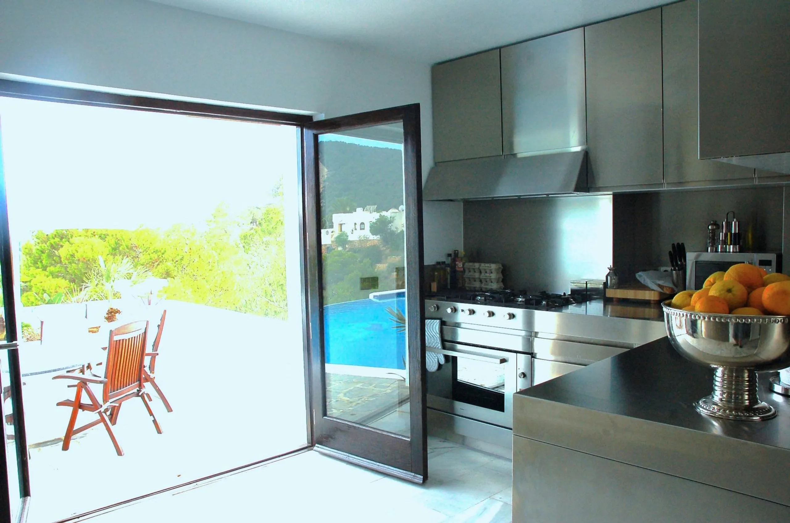 Stunning Oceanview Villa with Private Pool and Walks to Beach — photograph 12