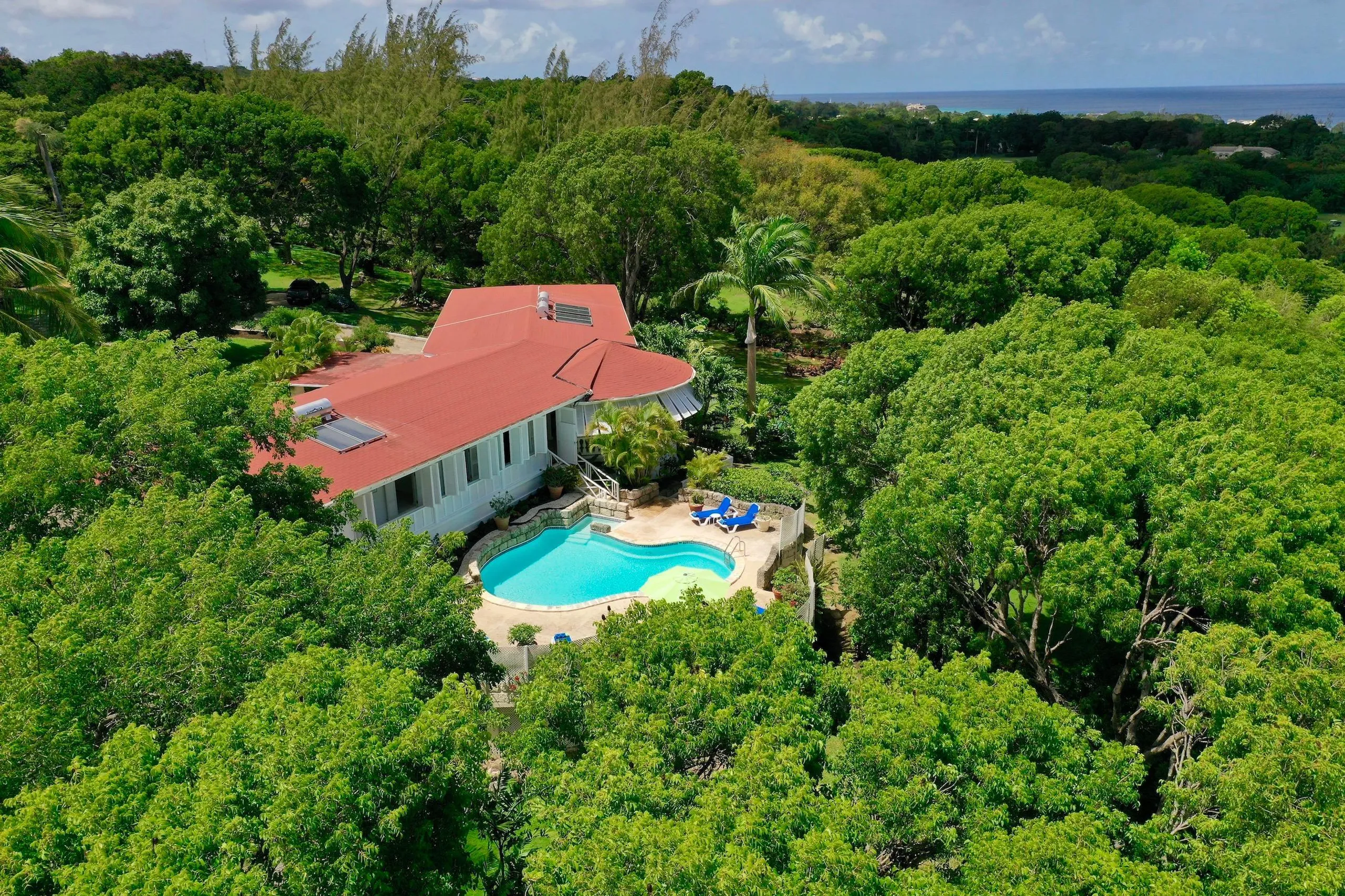 Sandy Lane's Colonial Styled Villa with Beach and Golf Course Access — photograph 10