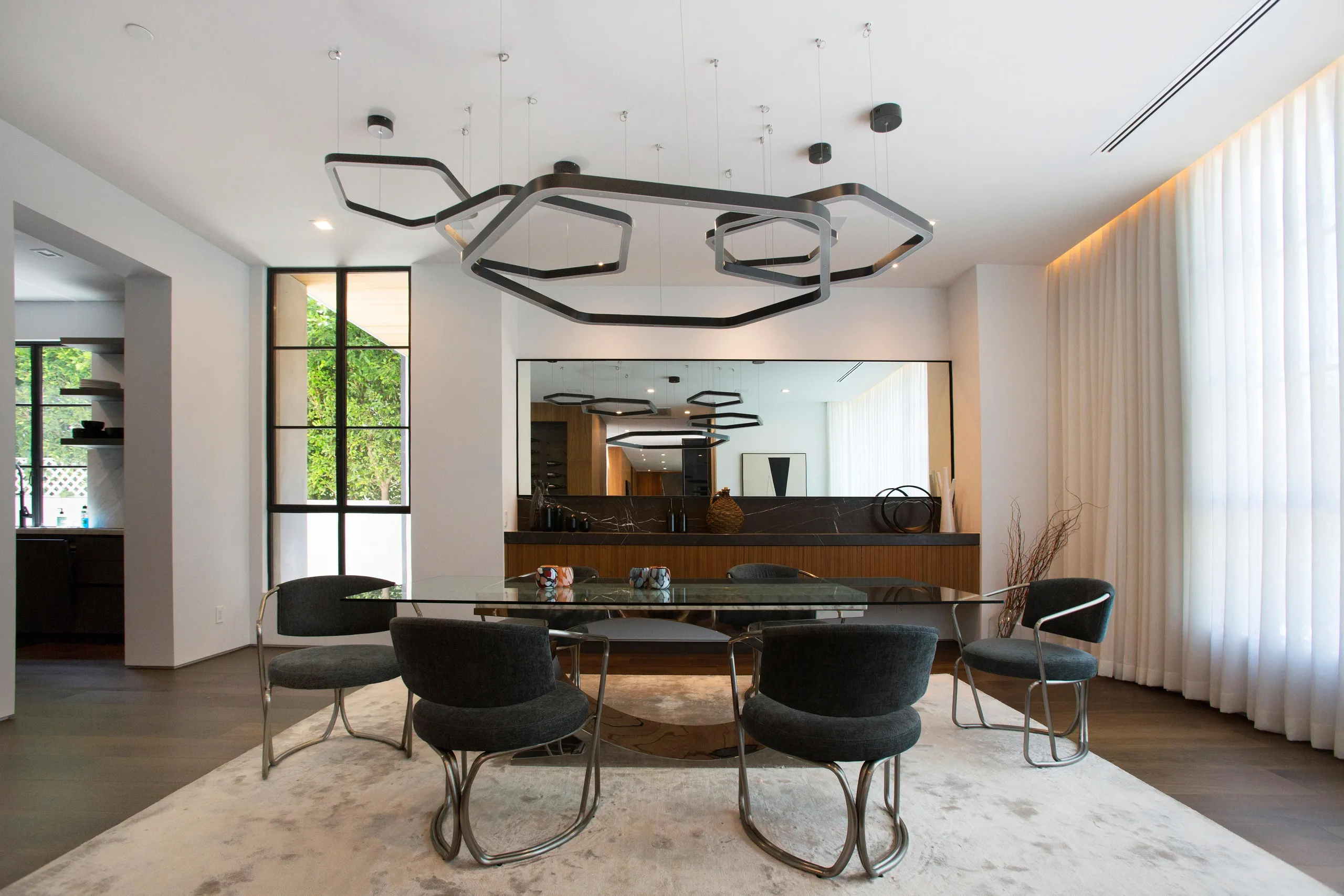 Modern Beverly Hills with Incredible Amenities — photograph 11