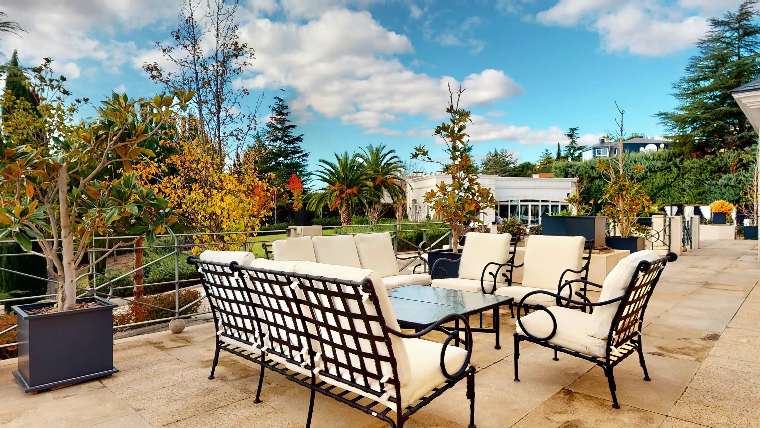 Captivating European Styled 3-Story Villa in Madrid's Exclusive Neighborhood — photograph 6