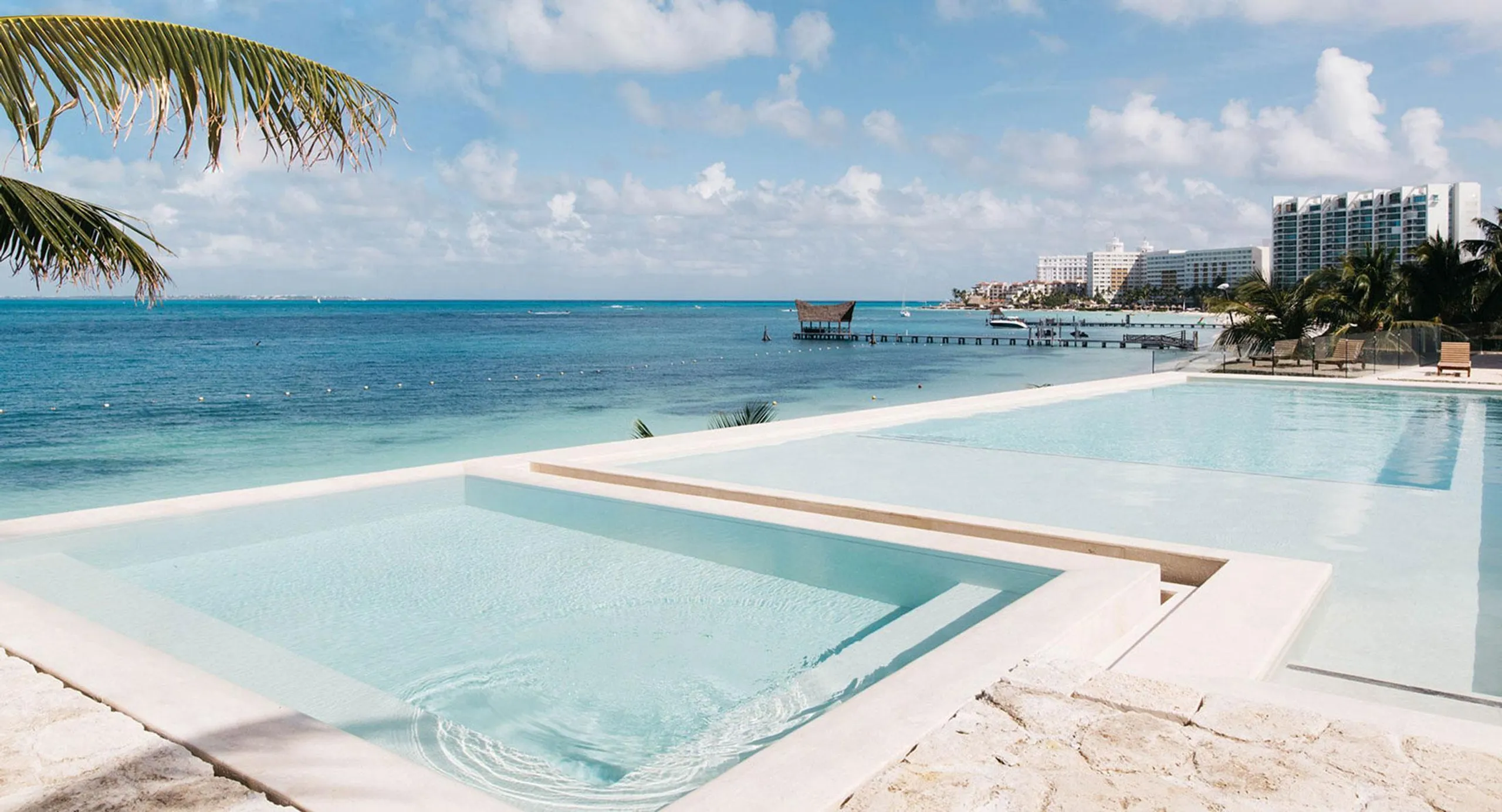 Serene Flamings Modern Architectural Beach Front Retreat with Infinity Pool — photograph 12