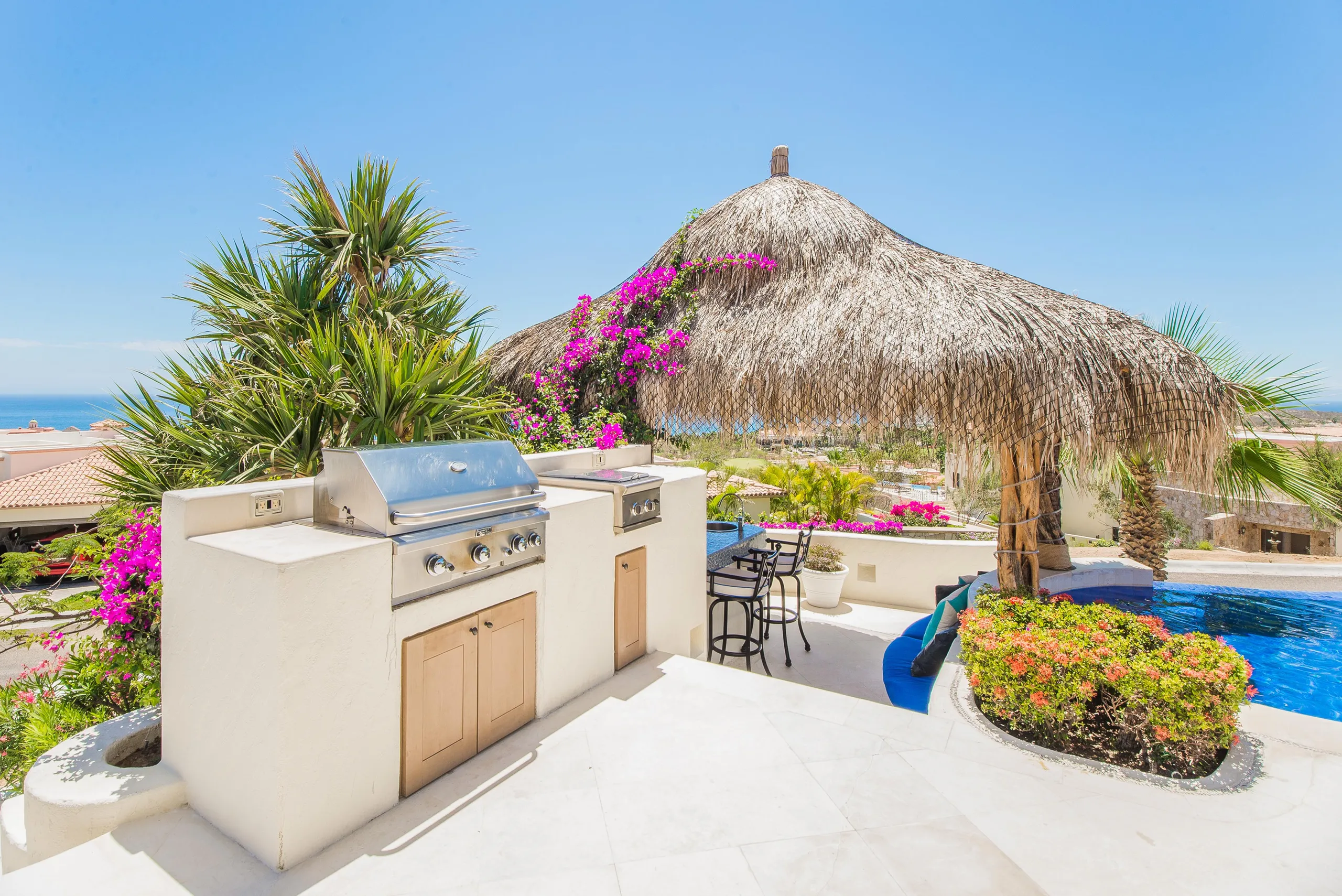 Prestige Oasis Villa with Infinity Pool, Jacuzzi, and Prime Ocean-View — photograph 8
