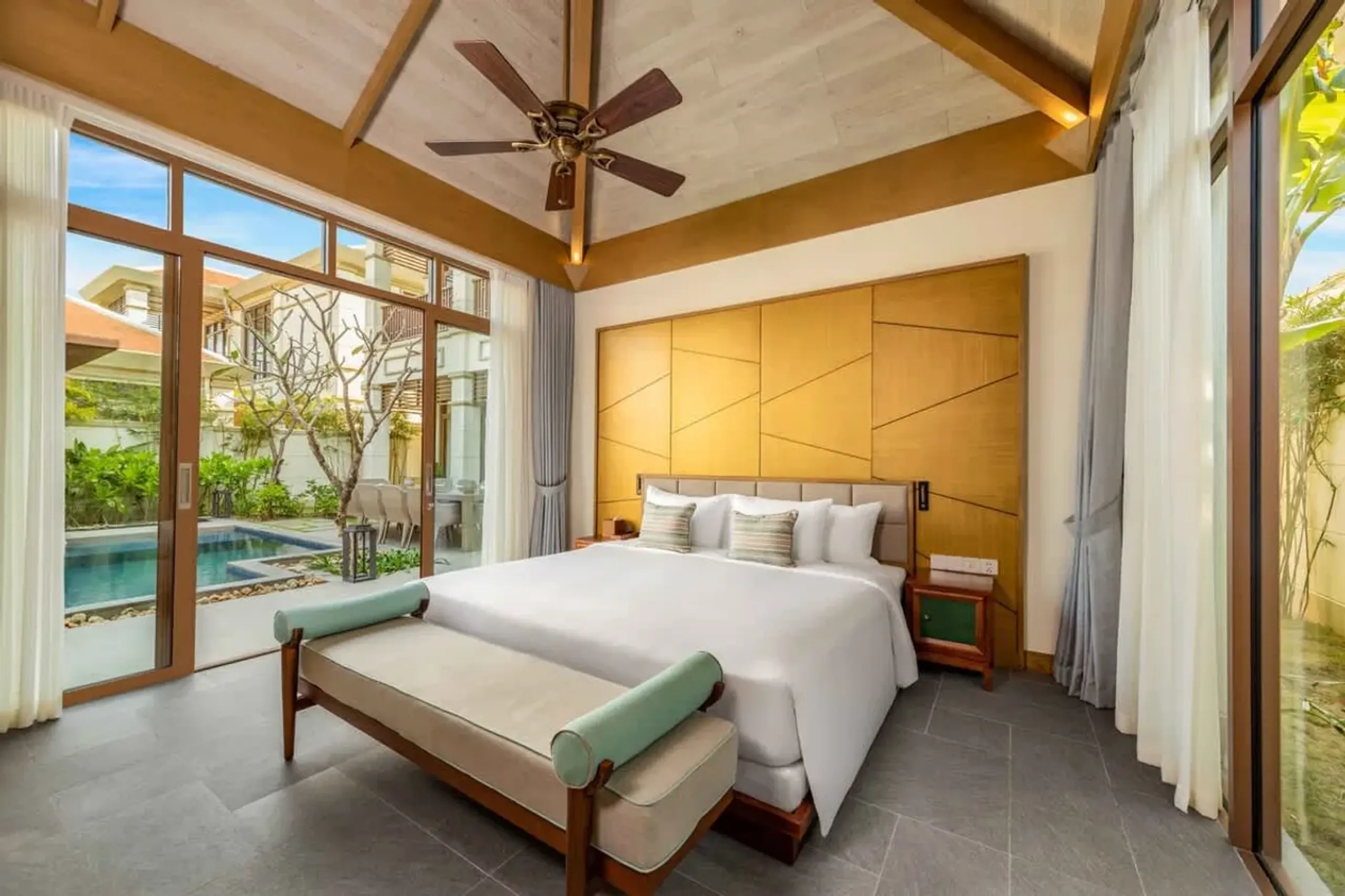 Secluded Retreat with  Pool, Private Beach Access, and Gazebo — photograph 4