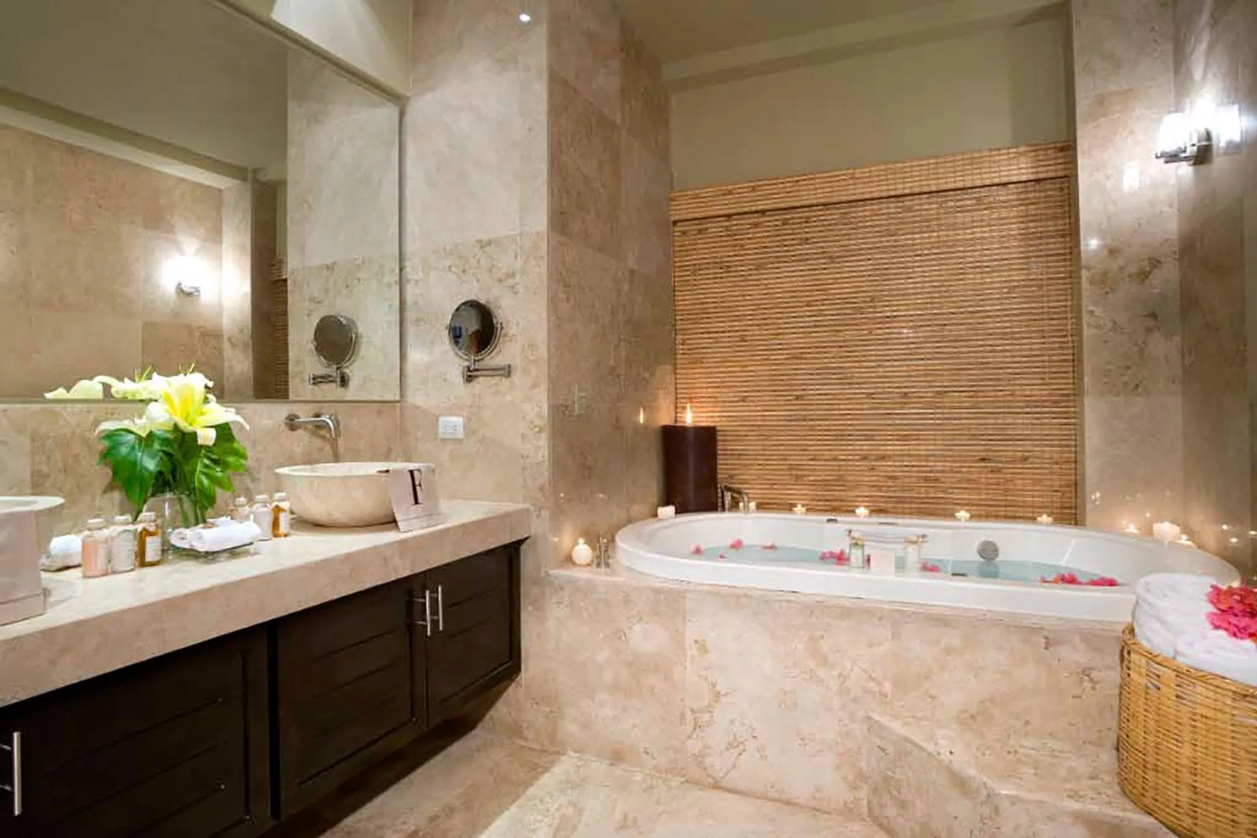 Breathtaking Luxe Villa Rental with Private Pool and Views in Isla Mujeres — photograph 8