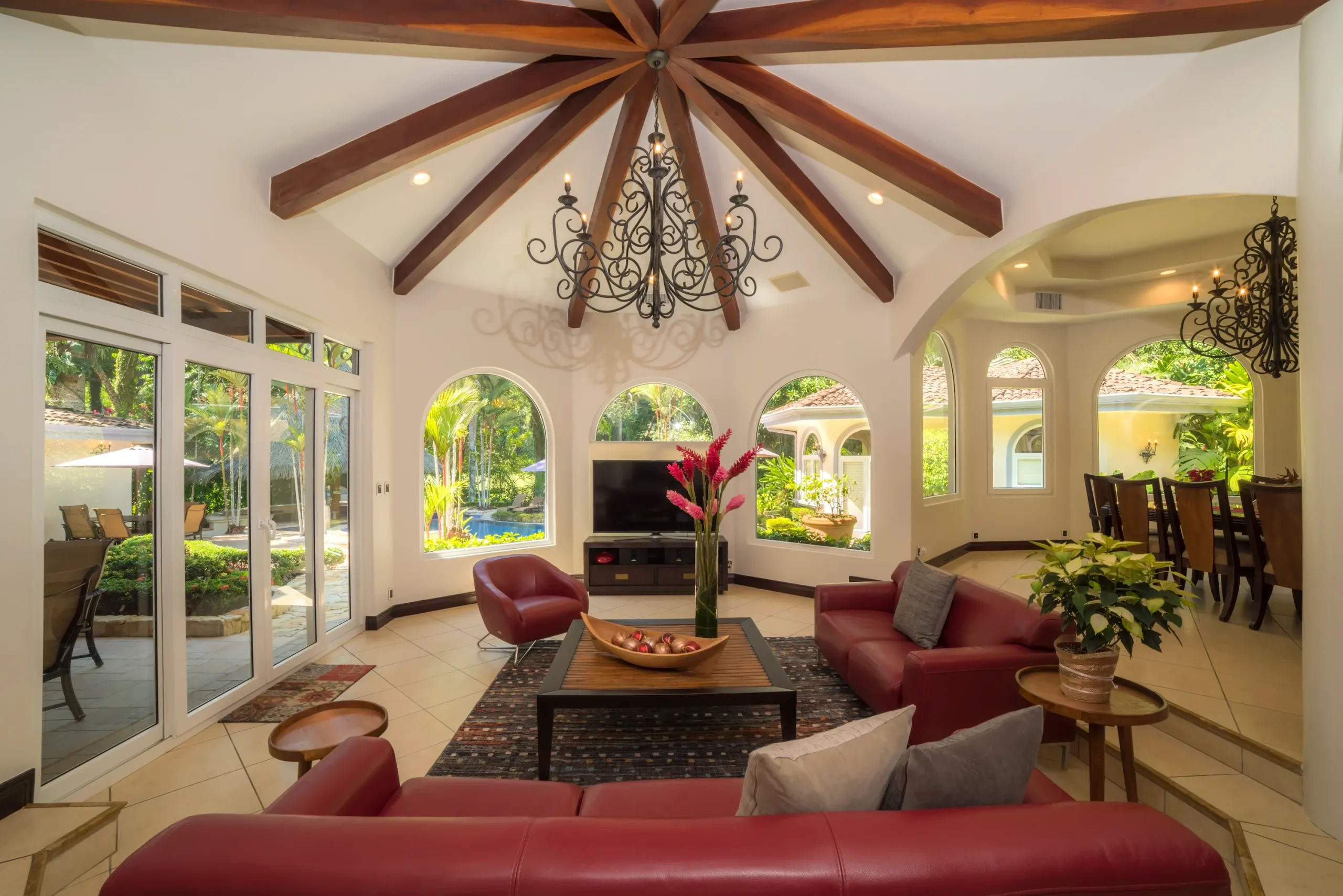 Captivating Costa Rica Estate with Invigorating Pool — photograph 9