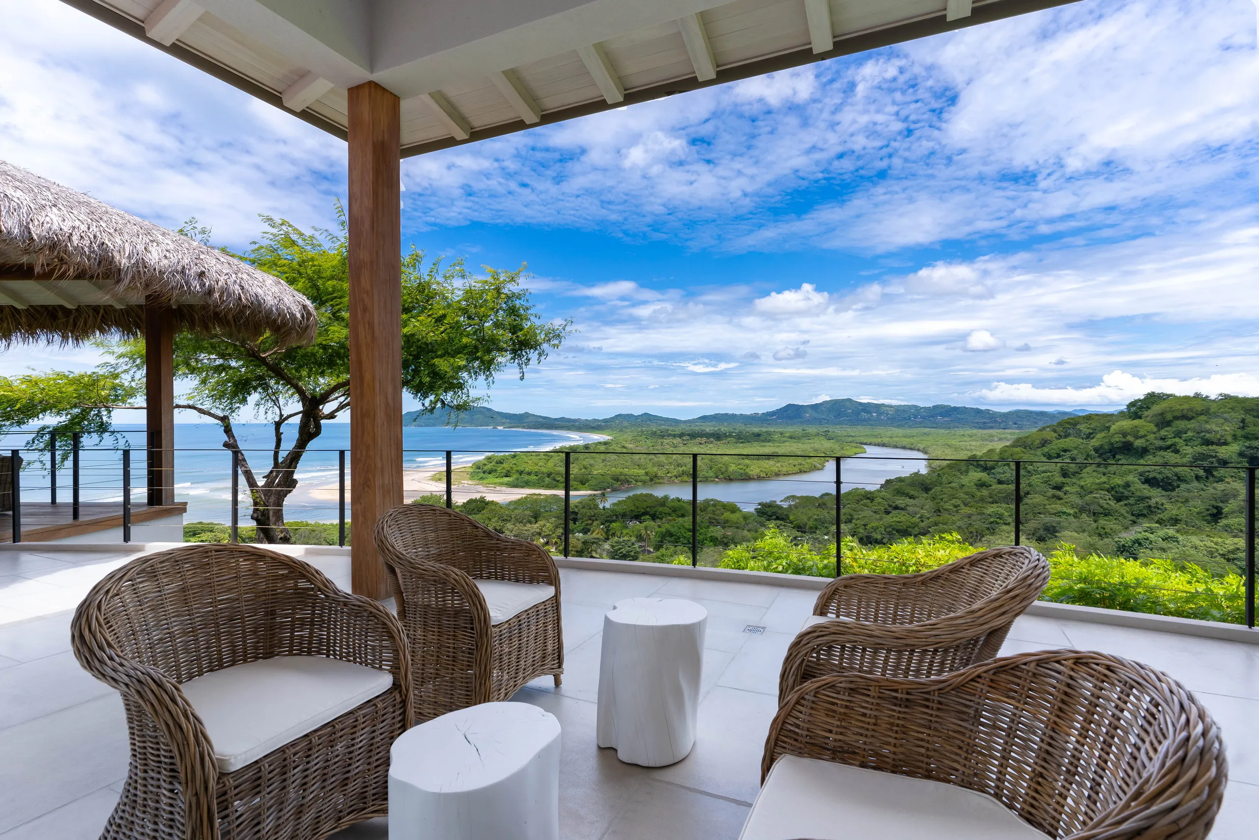 Exhilarating Brand New Villa with Private Pool, Ocean and Mountain Views — photograph 6