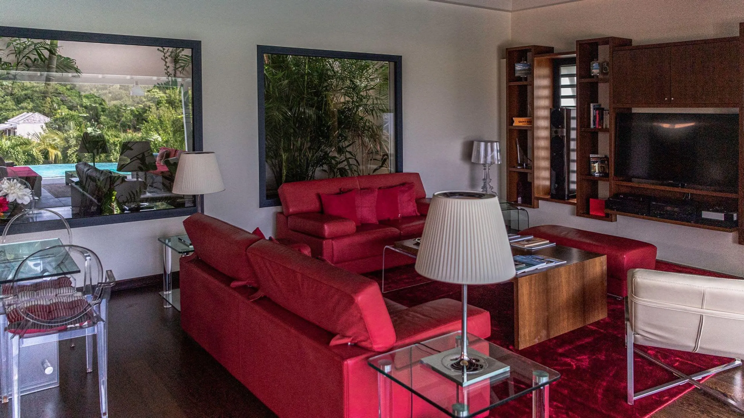 Inspiring Contemporary Villa With Pool And  Panoramic Sea Views — photograph 4